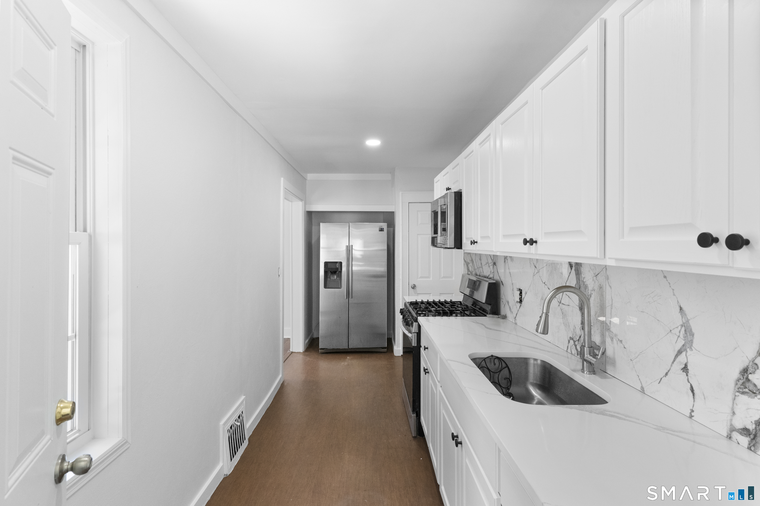 366 Remington Street photo 2