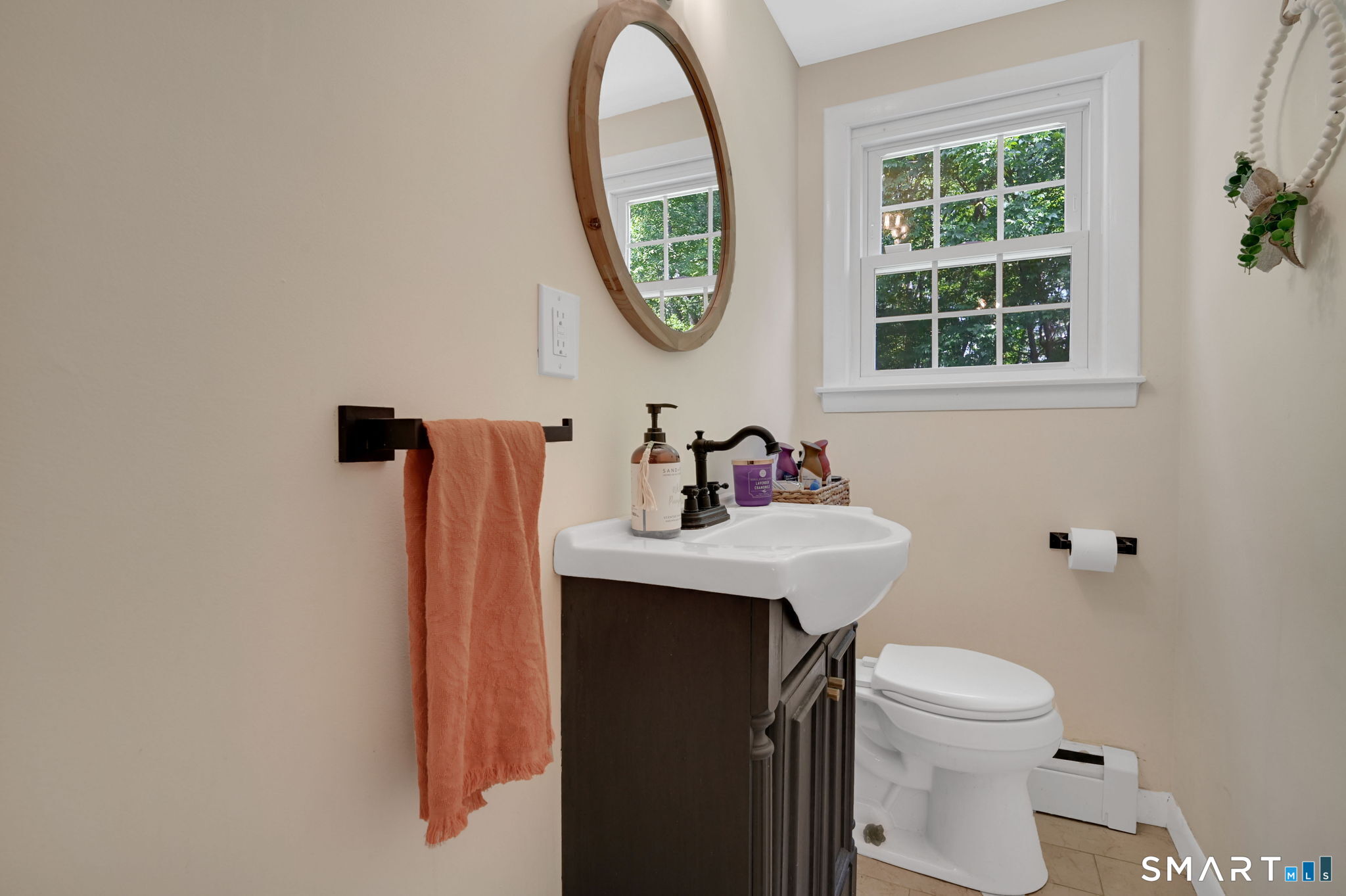 45 Colonial Drive photo 25
