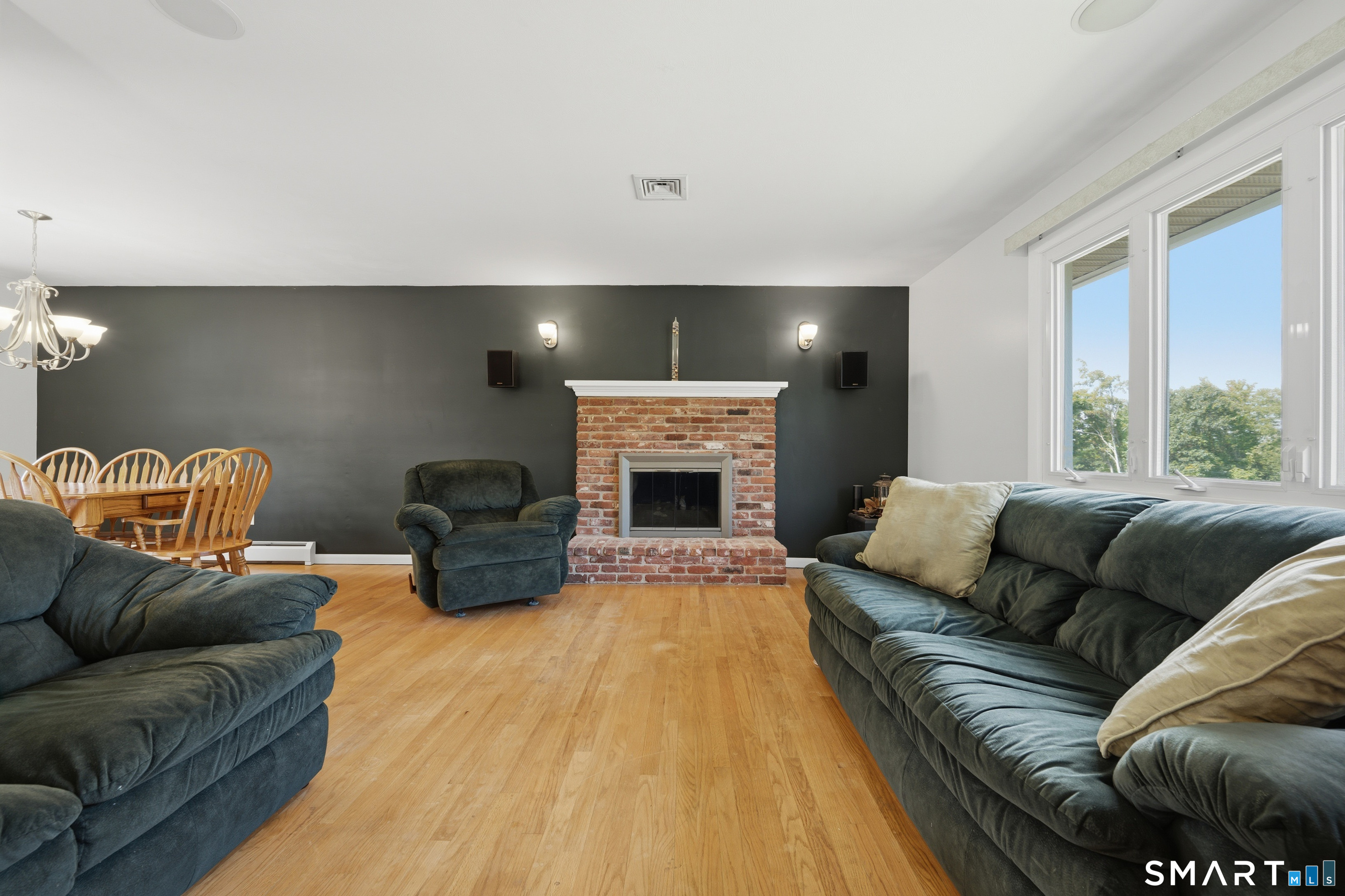 115 Inwood Drive photo 4