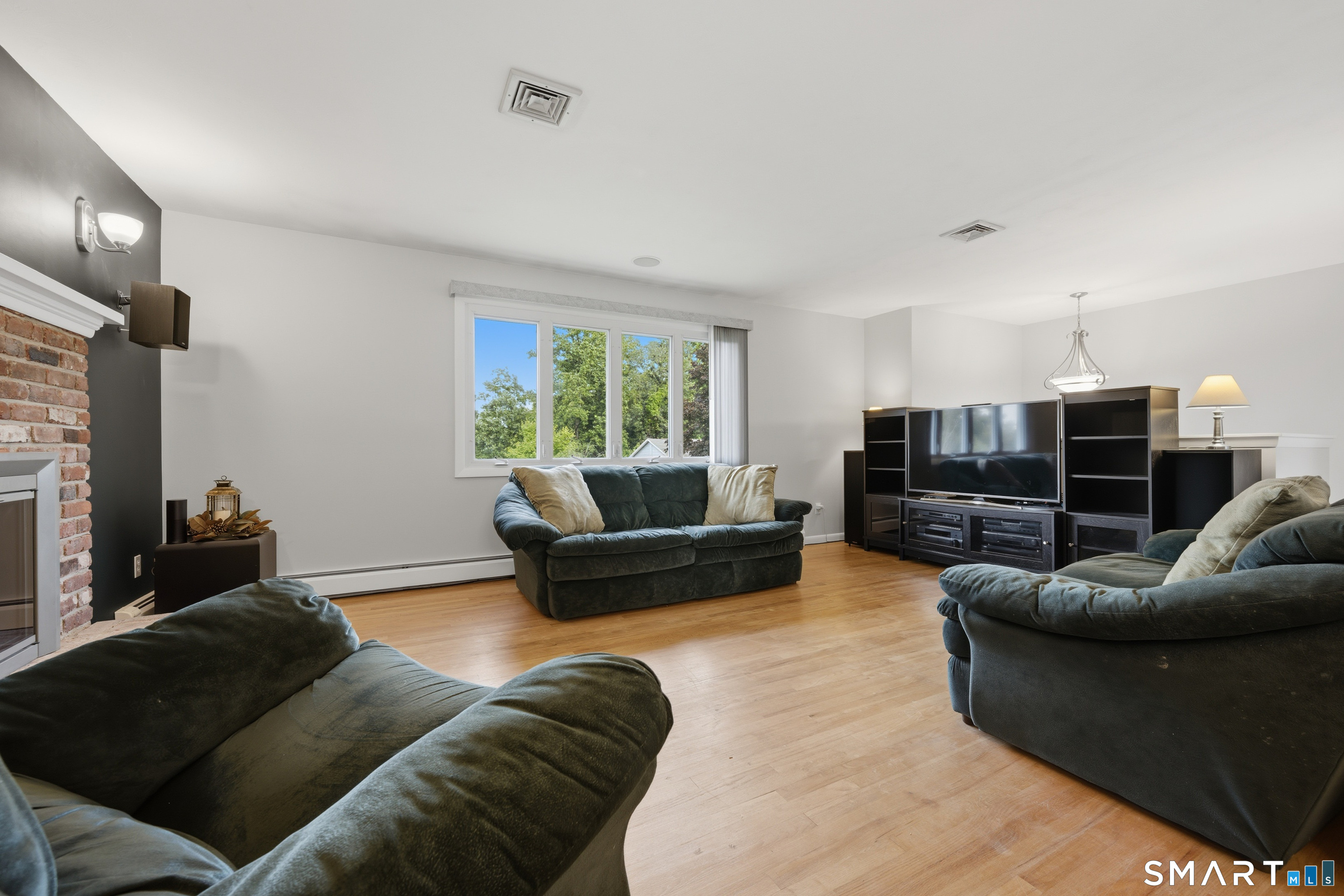 115 Inwood Drive photo 5