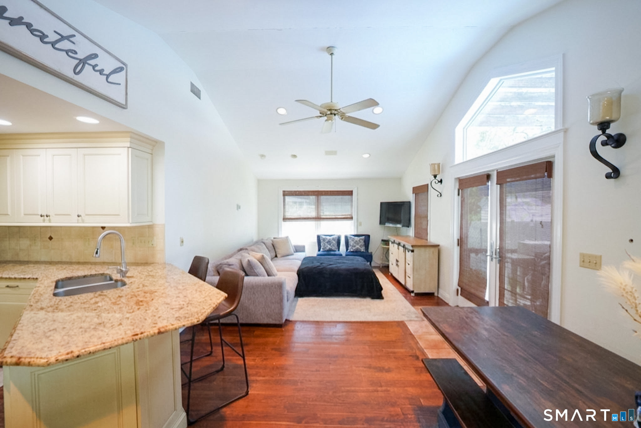 7 Hadik Parkway photo 9