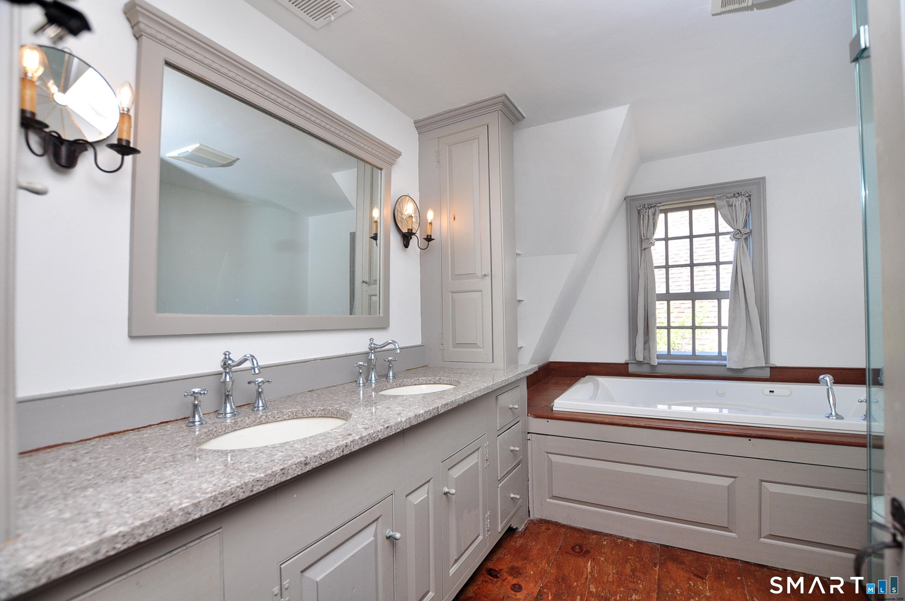 712 Spring Street photo 26