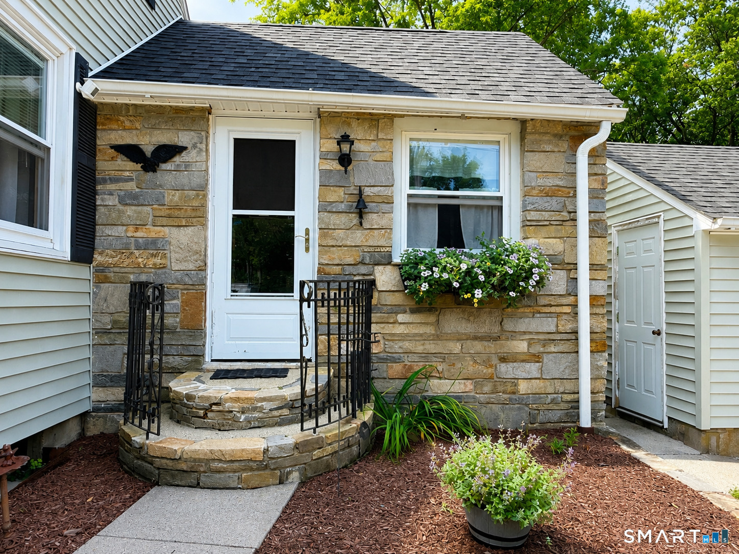 222 Dunham Street photo 3