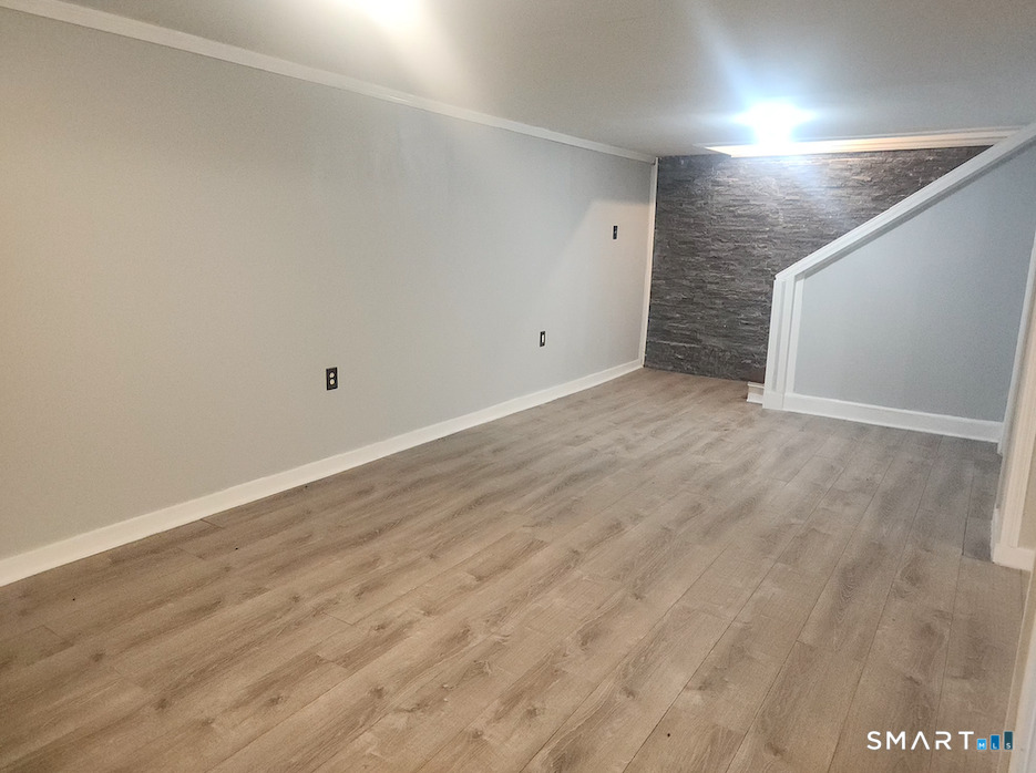 411 Griffin Road photo 20