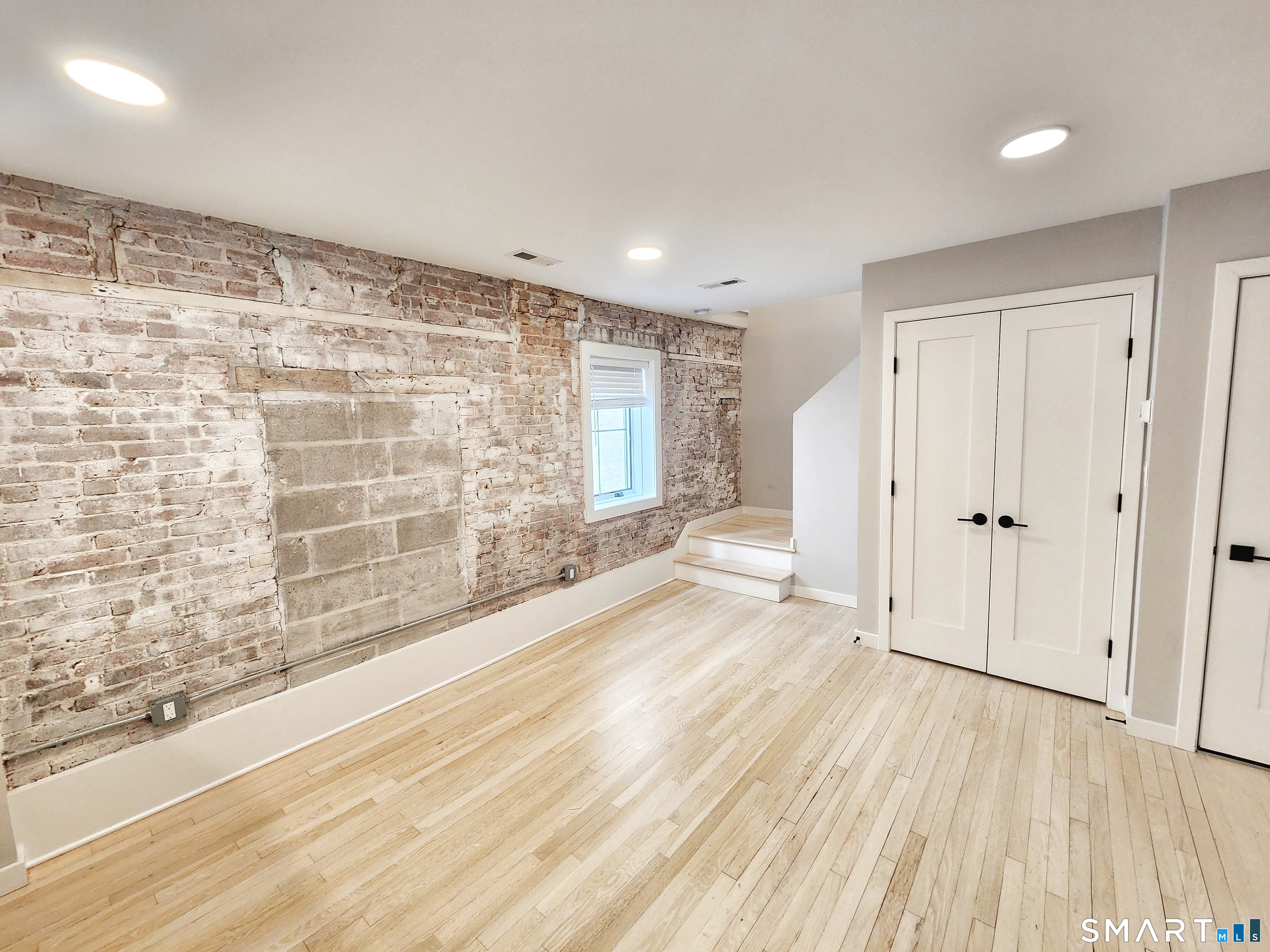 7 Wall Street  Unit #4 photo 3