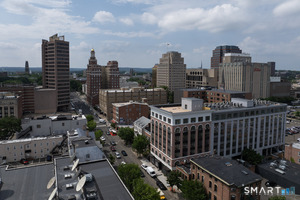 Located in prime downtown, walking distance to many of the city's most prominent employers and attractions!