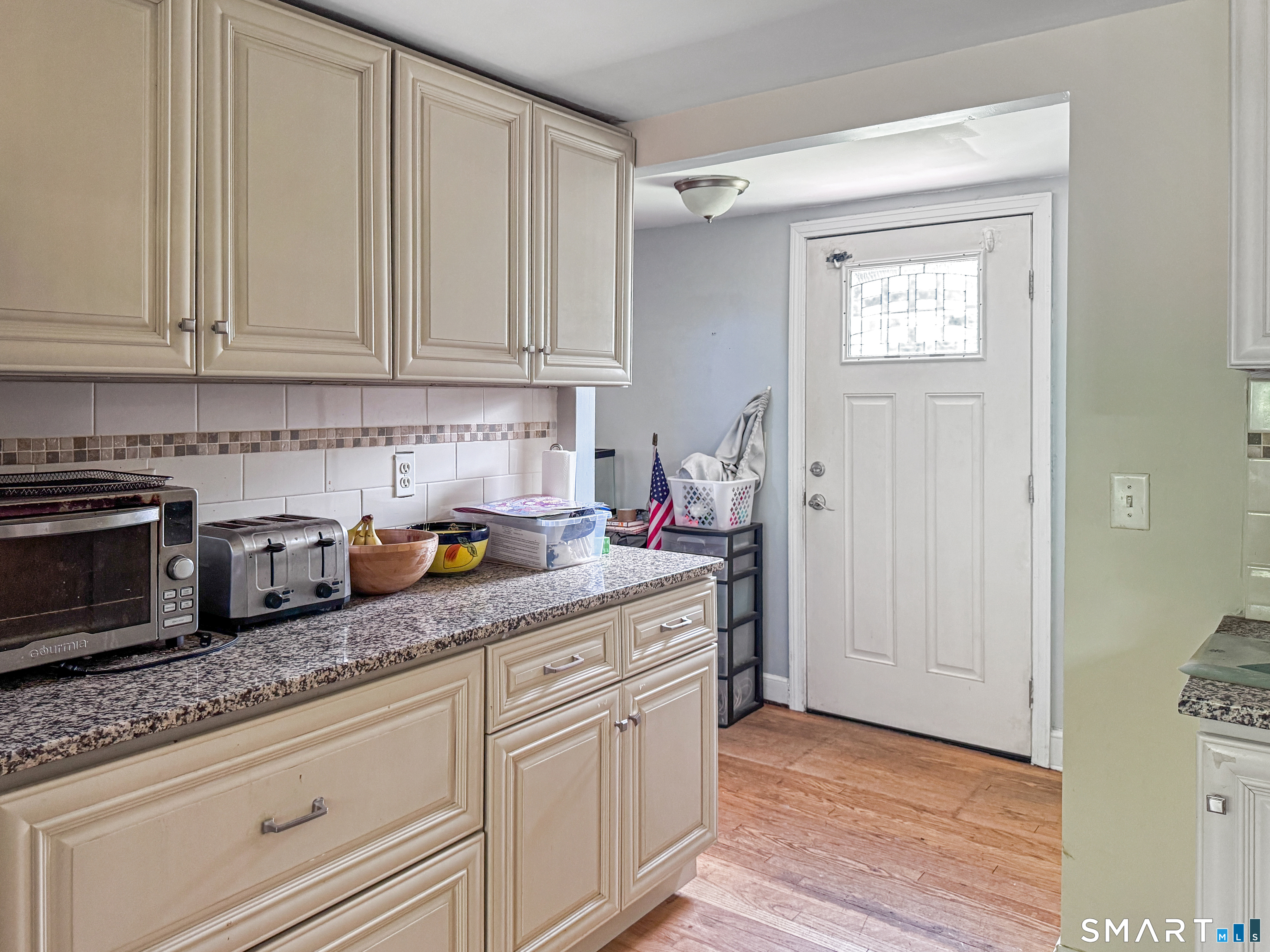 61 Forestville Avenue photo 8