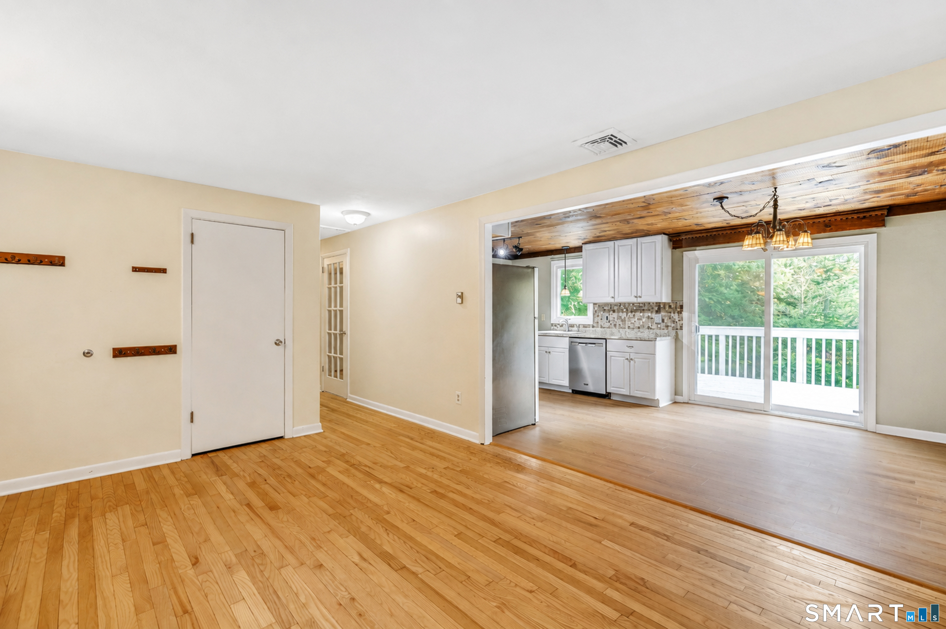 Photo 4 of Single family home for sale at 165 Colchester Ave, East Hampton, CT 06424 | MLS# 24192346 | Listing updated on 2026-09-15
