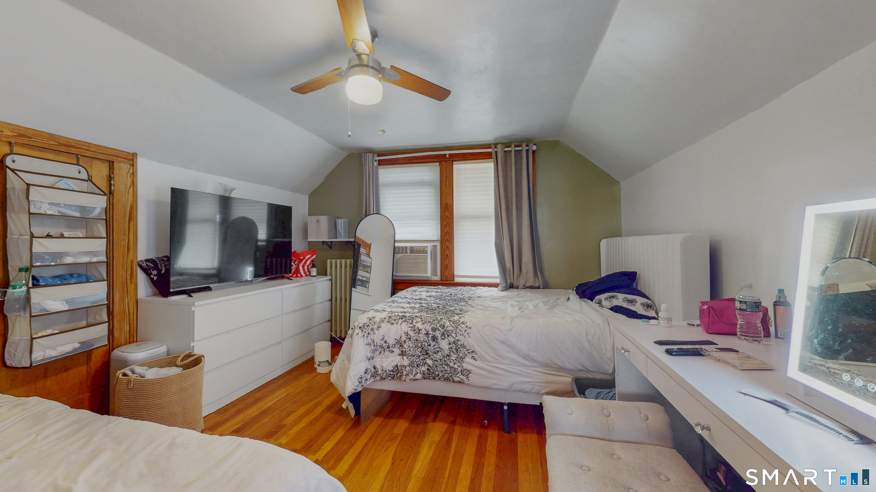 54 Pleasant Street photo 29