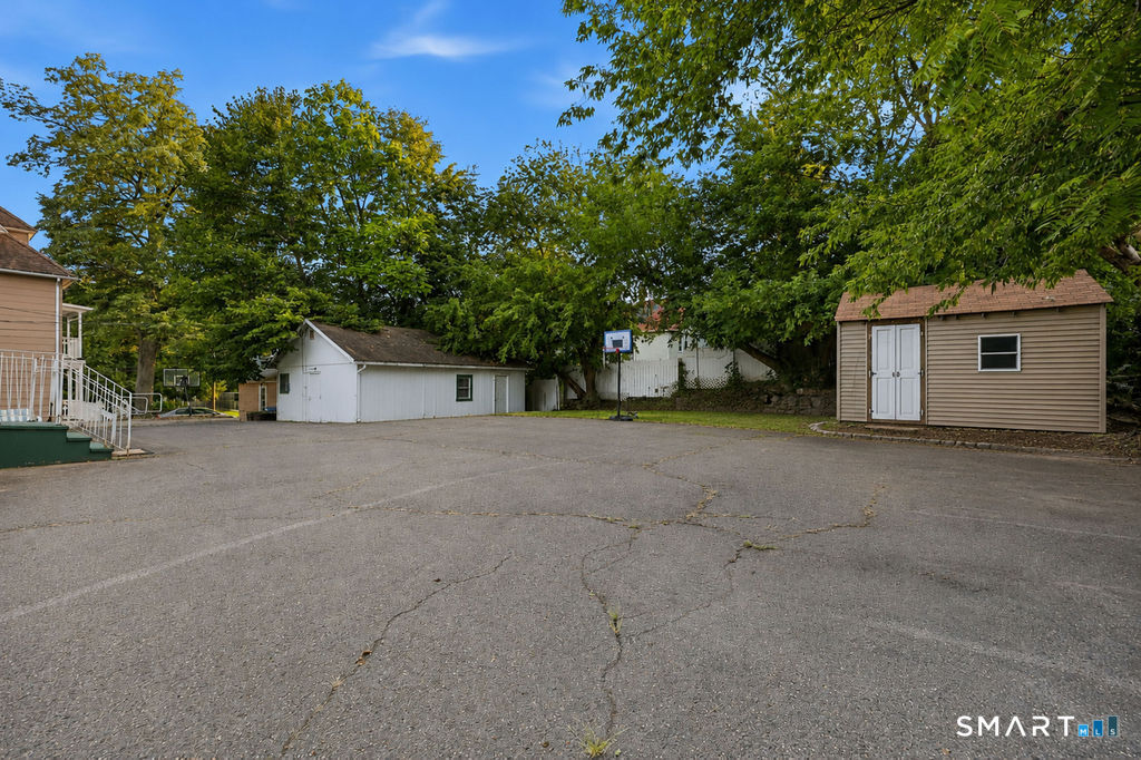 639 Arch Street photo 35