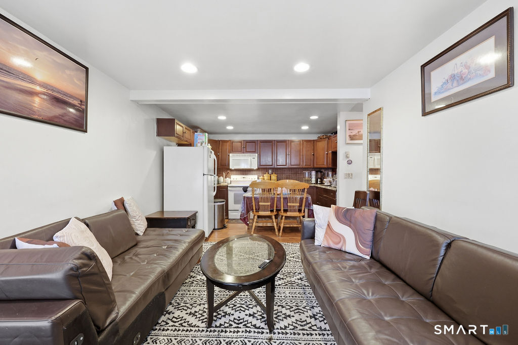 639 Arch Street photo 20
