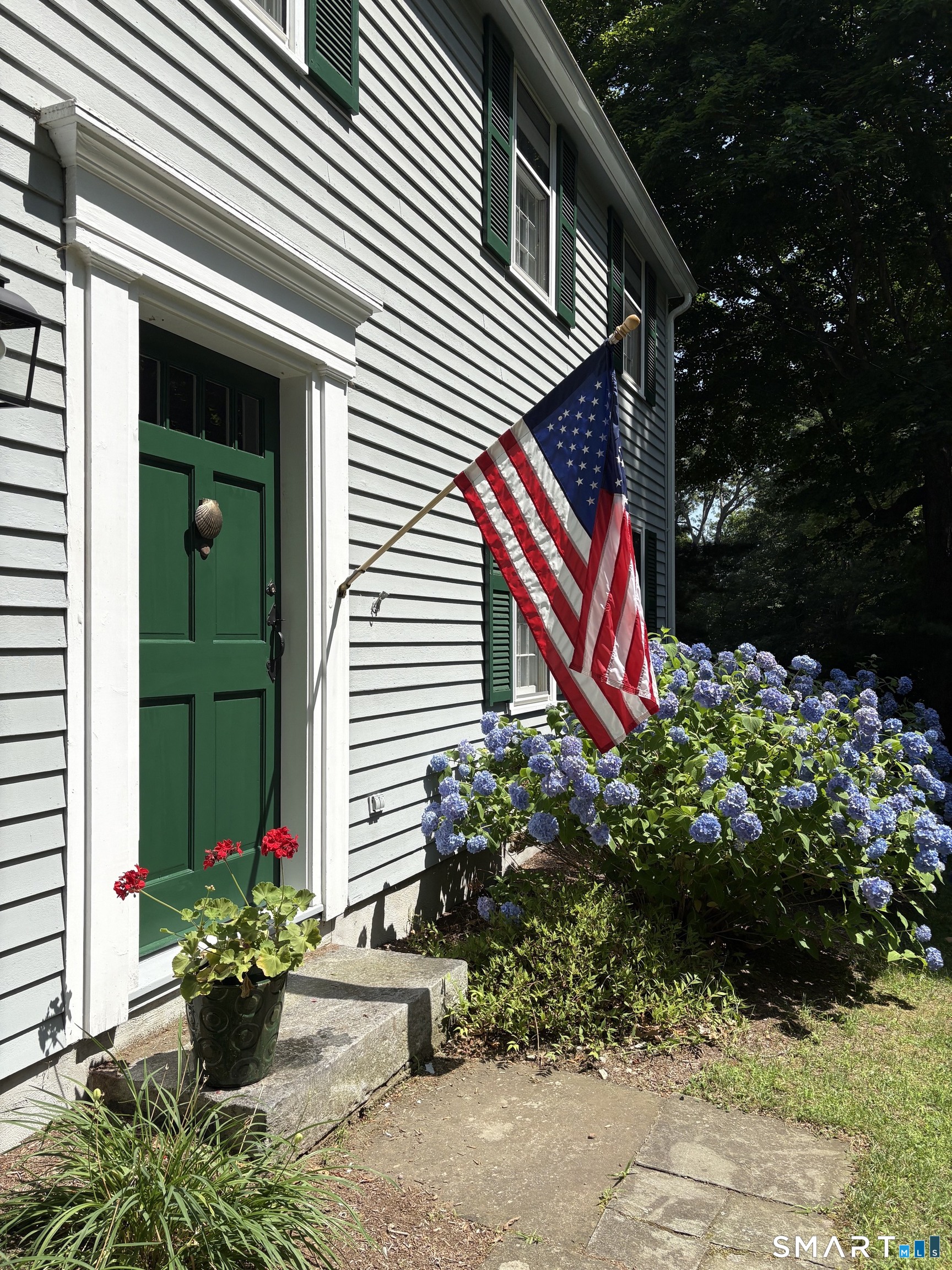 11 Cove Hill Road