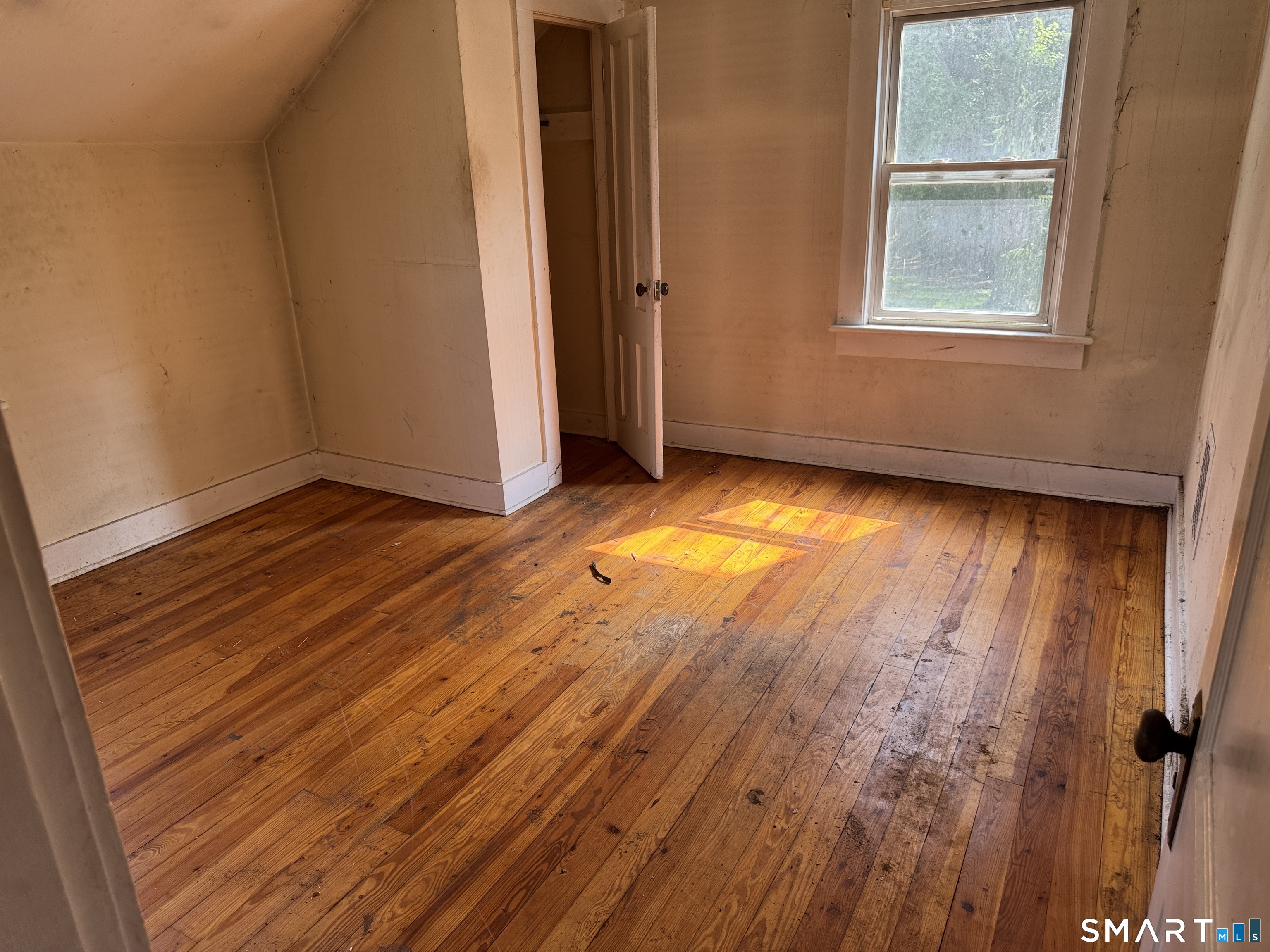 829 Racebrook Road photo 11