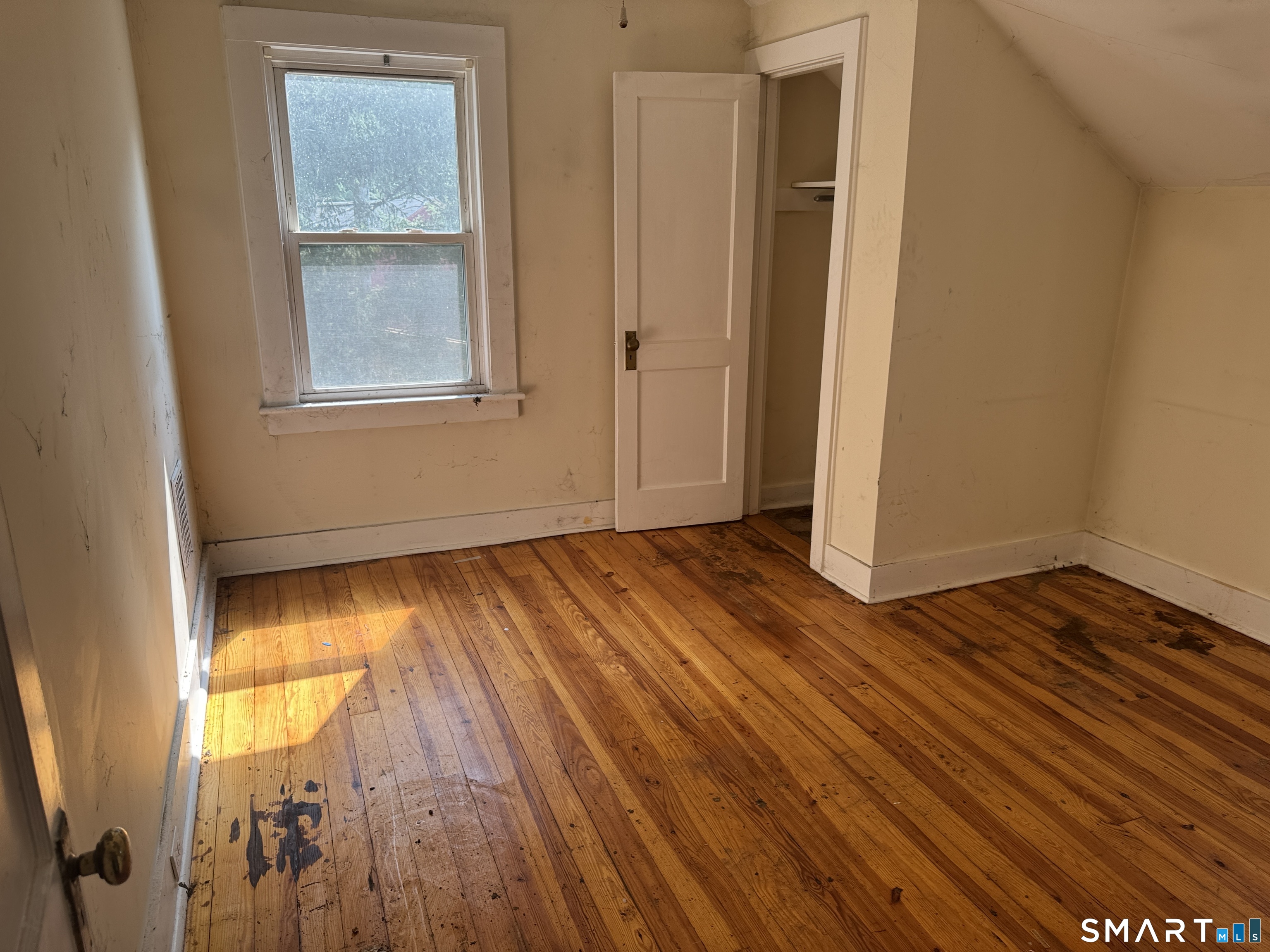 829 Racebrook Road photo 12
