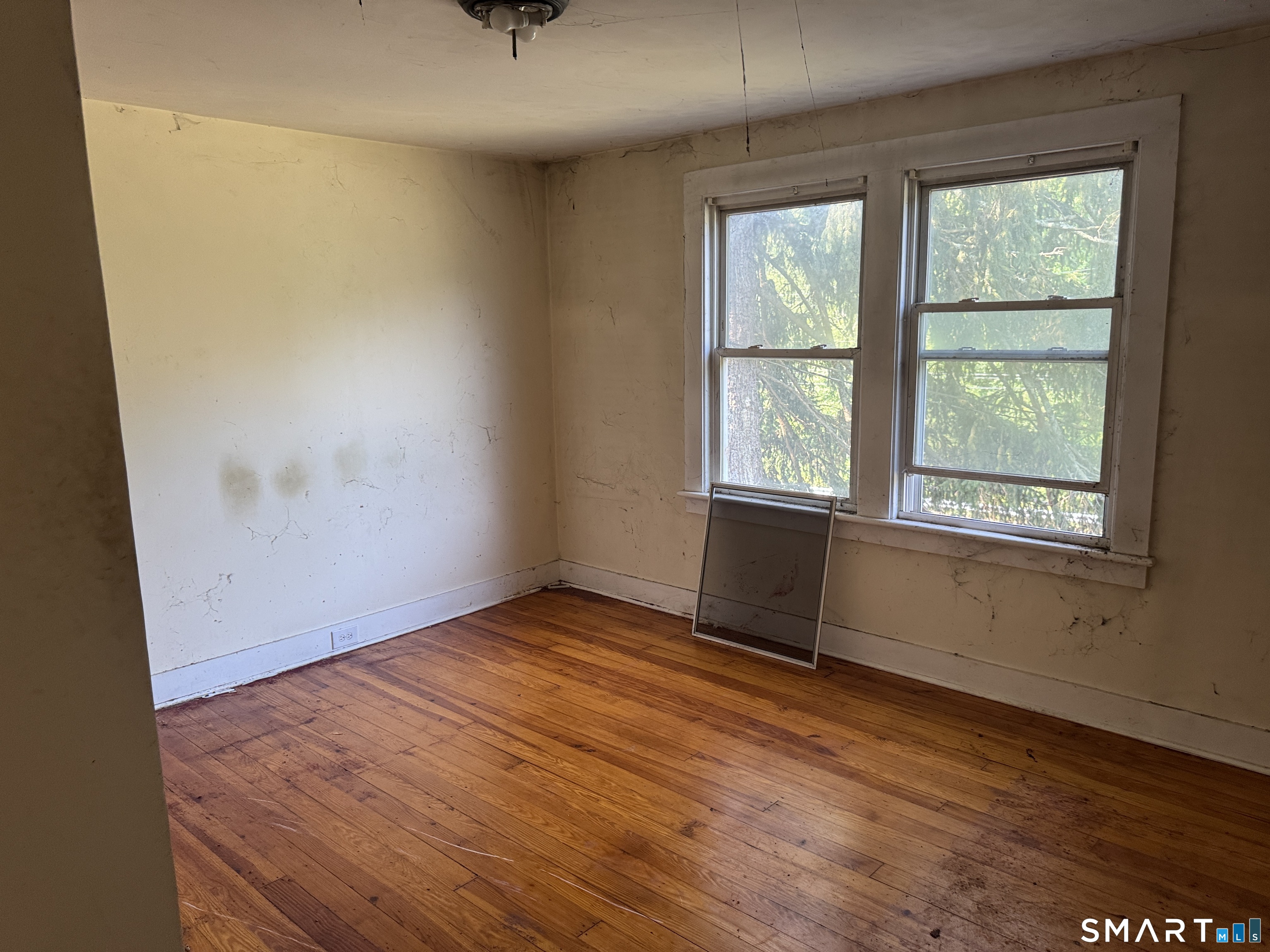 829 Racebrook Road photo 13
