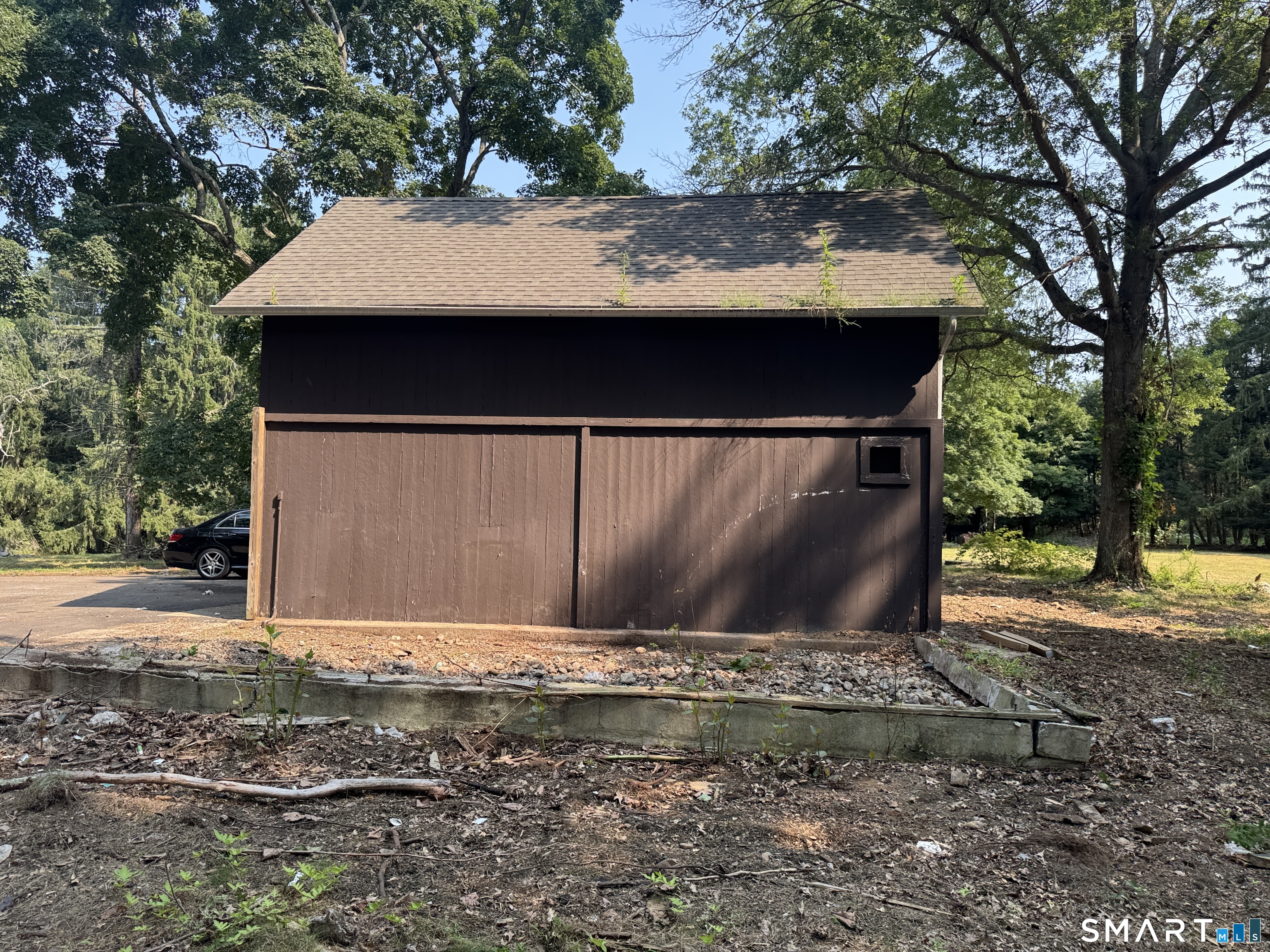 829 Racebrook Road photo 20