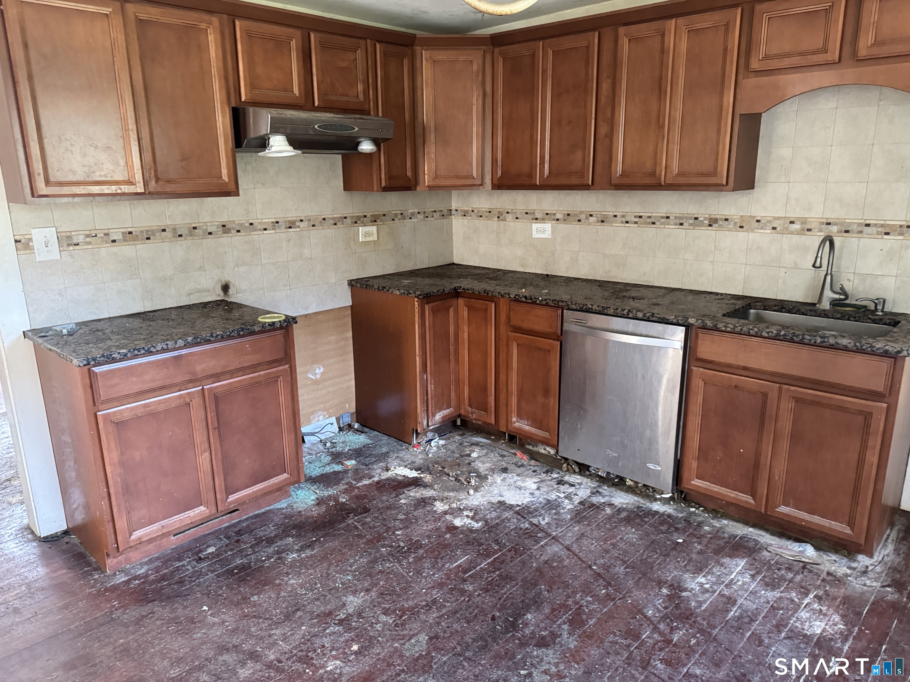 829 Racebrook Road photo 6