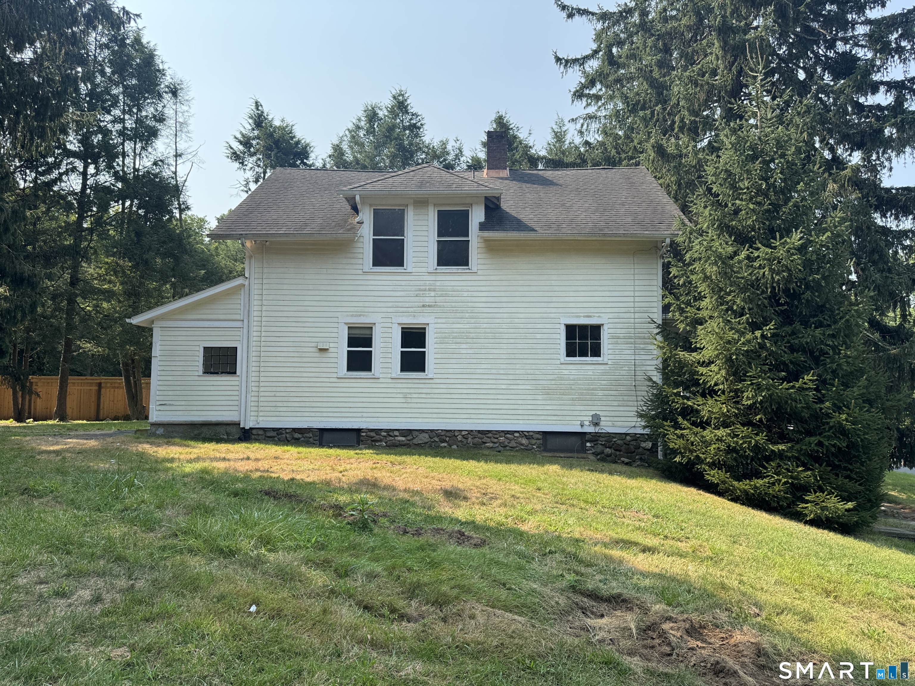 829 Racebrook Road photo 2