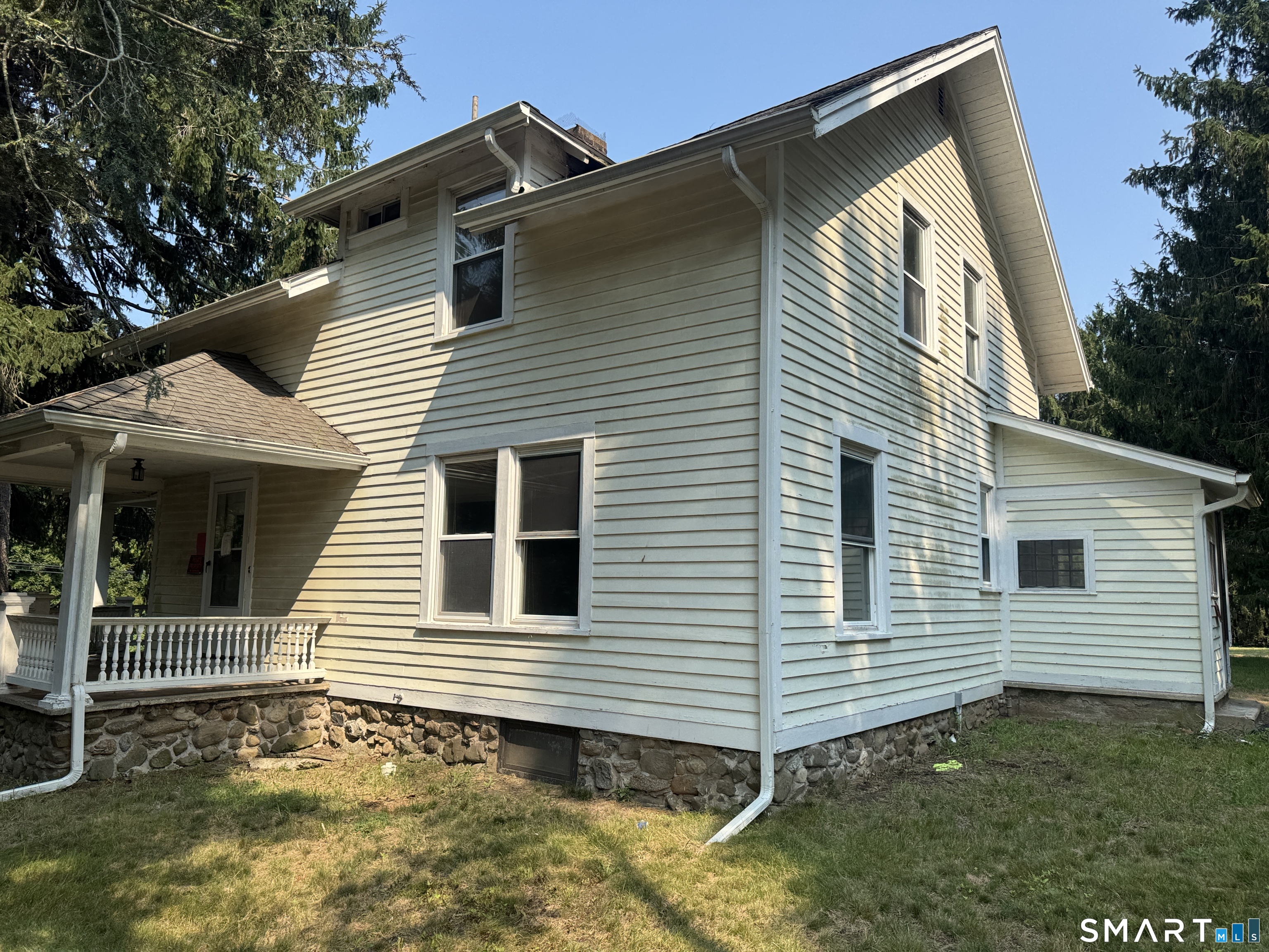 829 Racebrook Road photo 4
