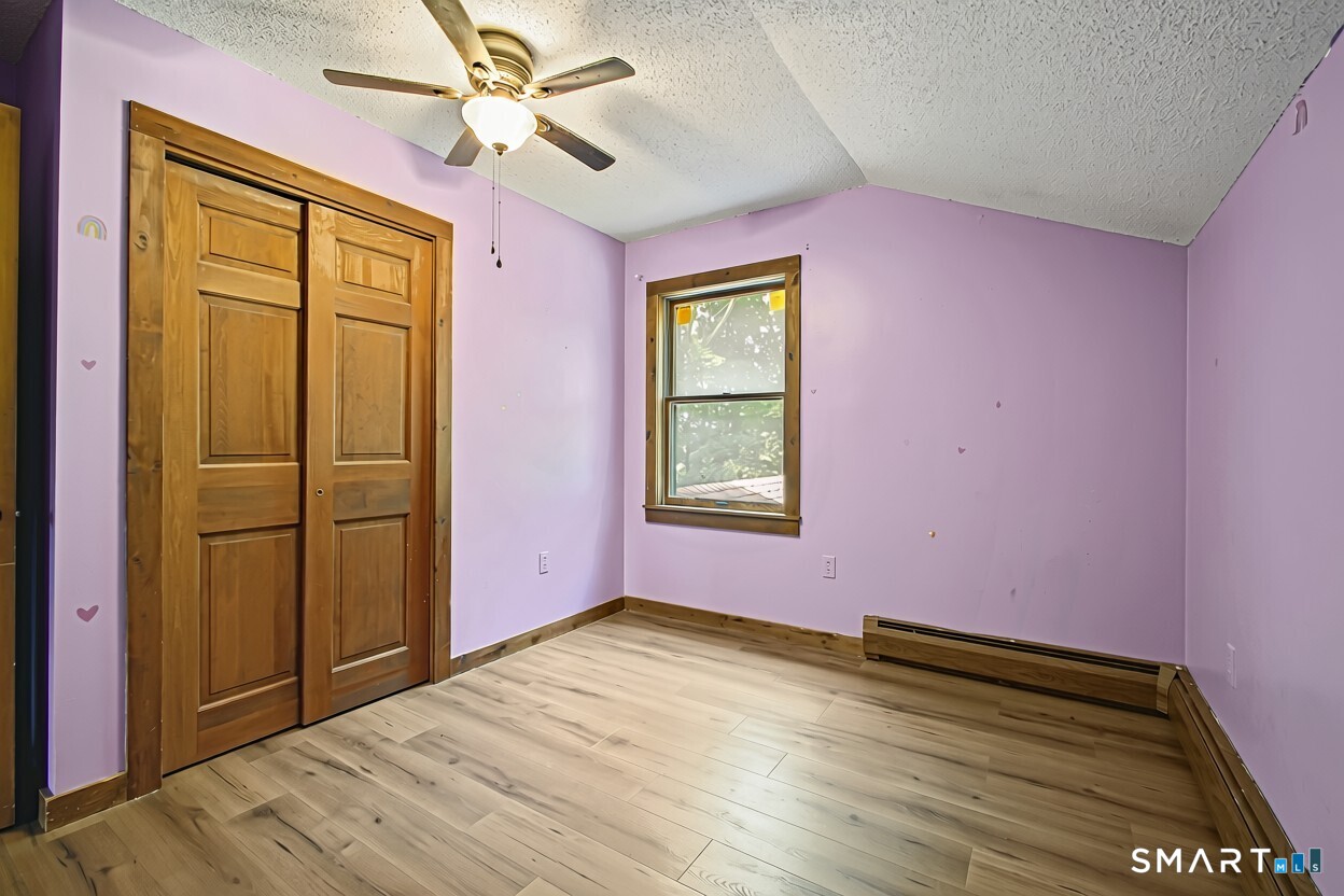 4 Railroad Avenue photo 15