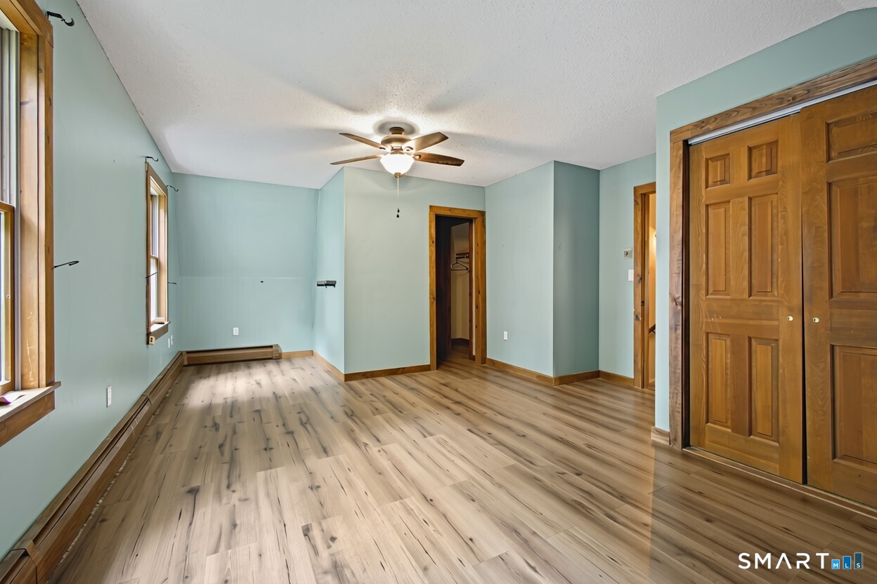 4 Railroad Avenue photo 14