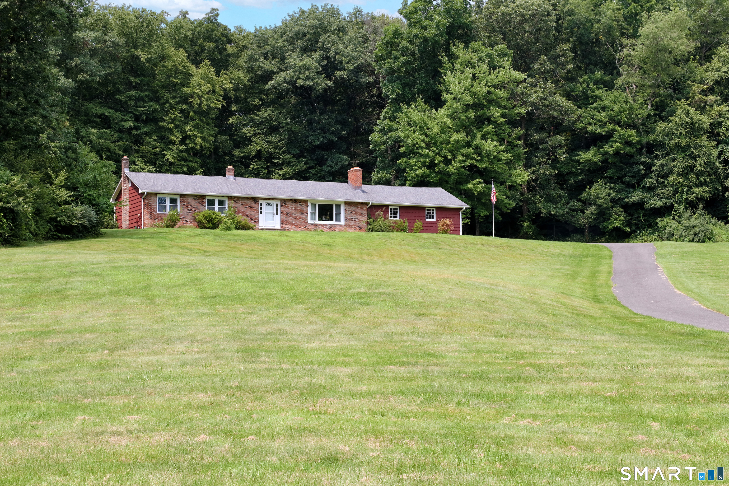 155 Deer Hill Road photo 2