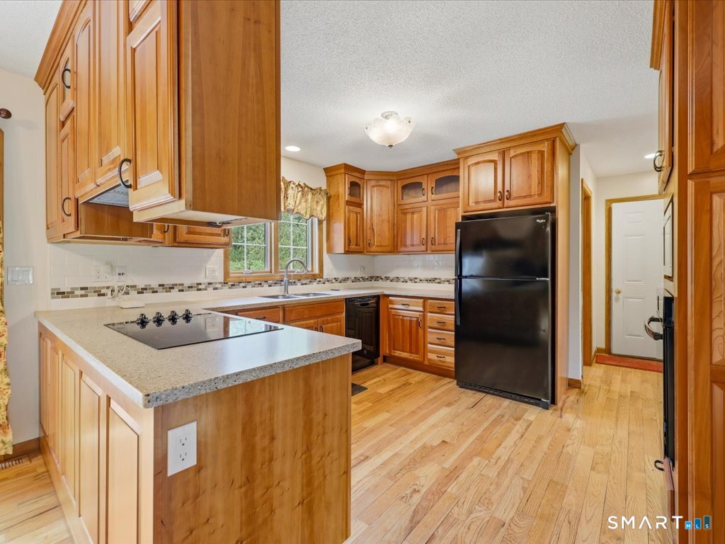 61 Justin Way photo 10