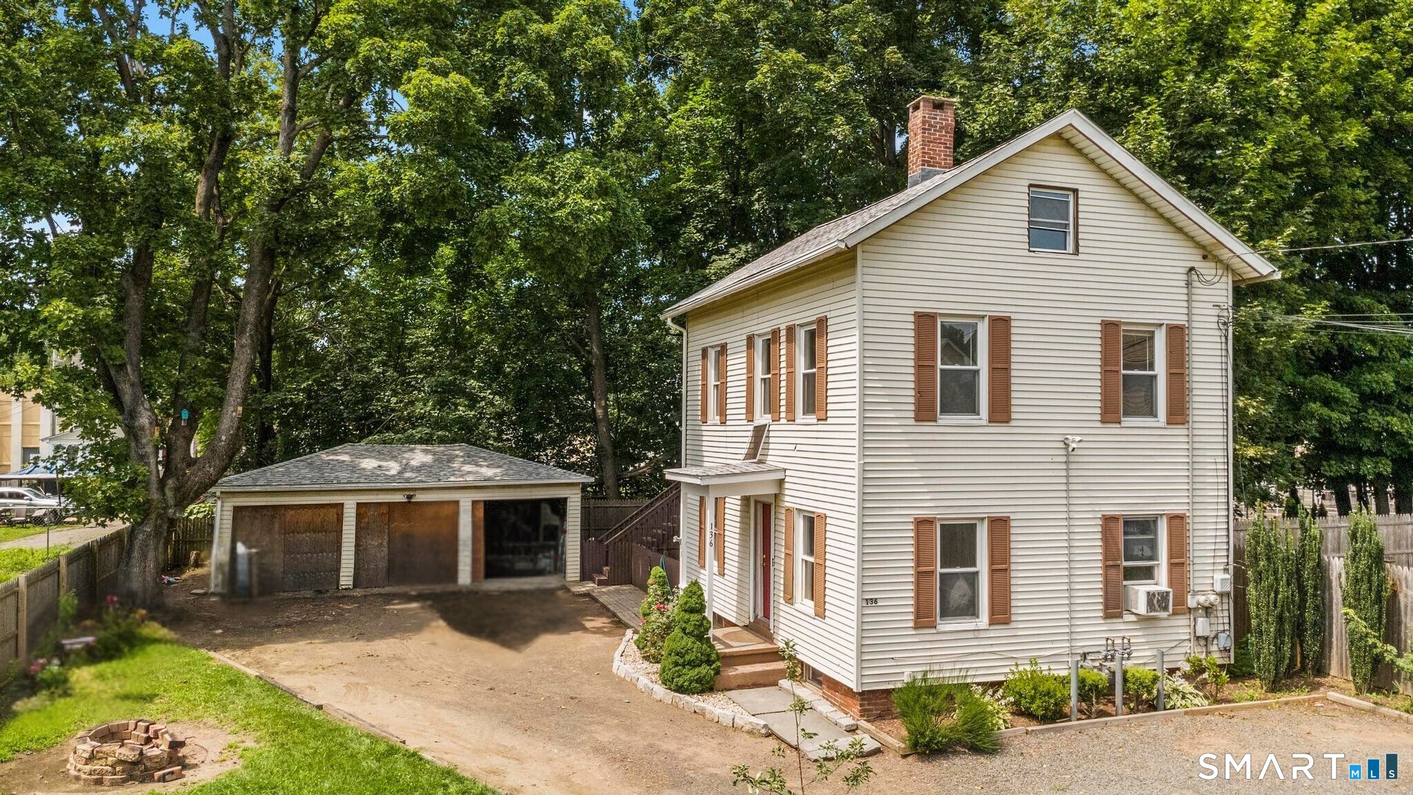 136 Franklin Street photo 4