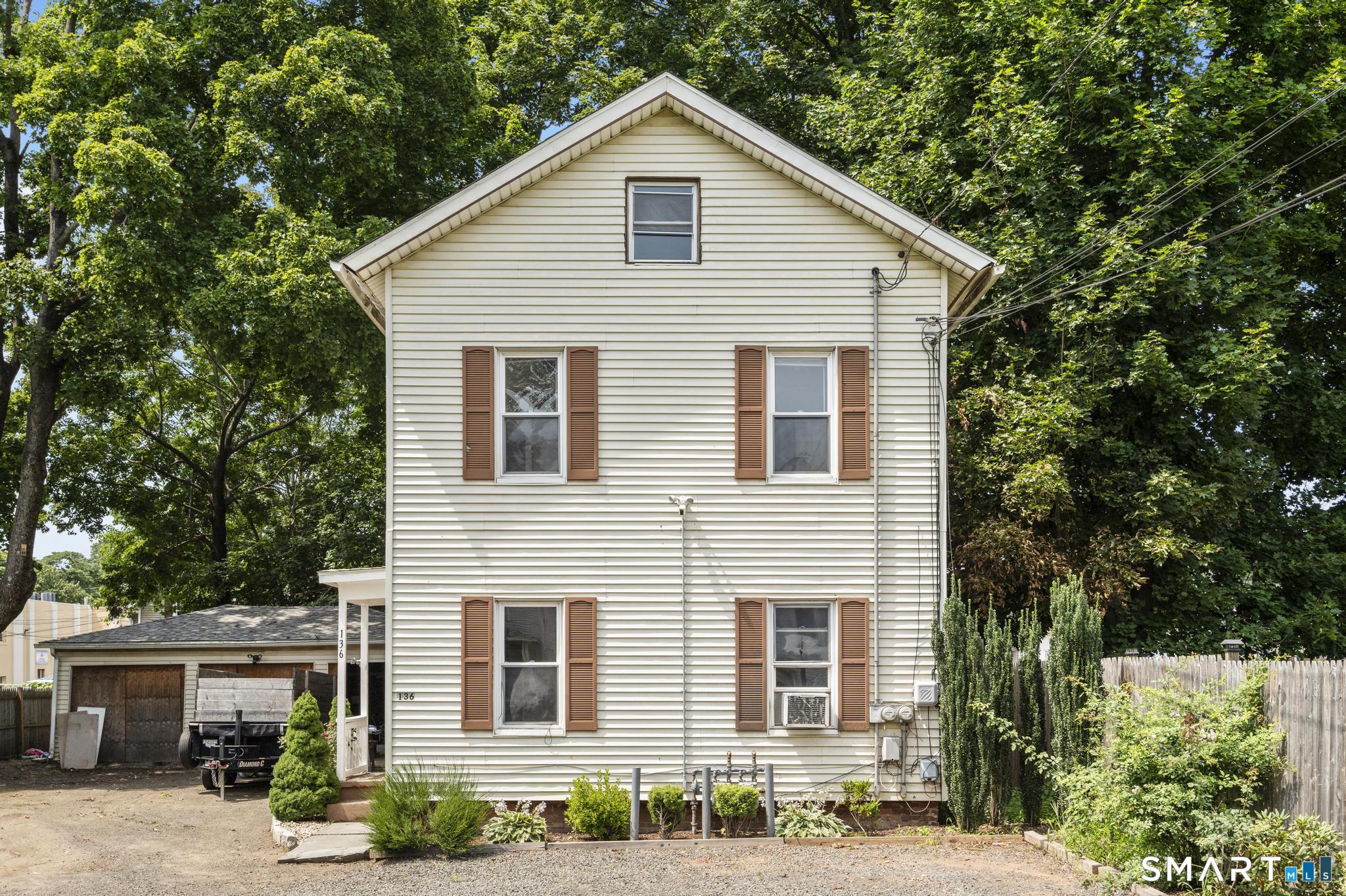 136 Franklin Street photo 5