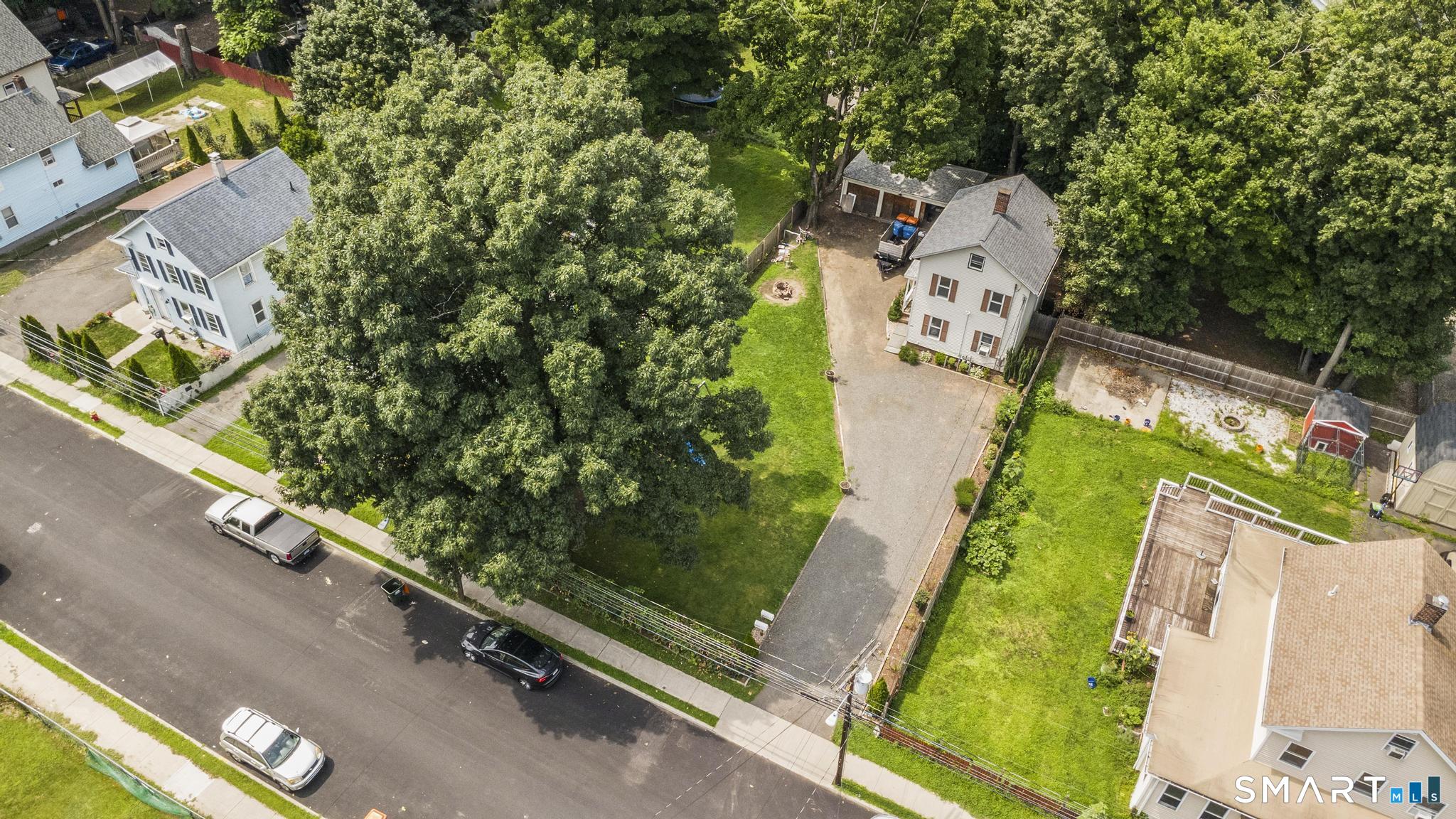 136 Franklin Street photo 9