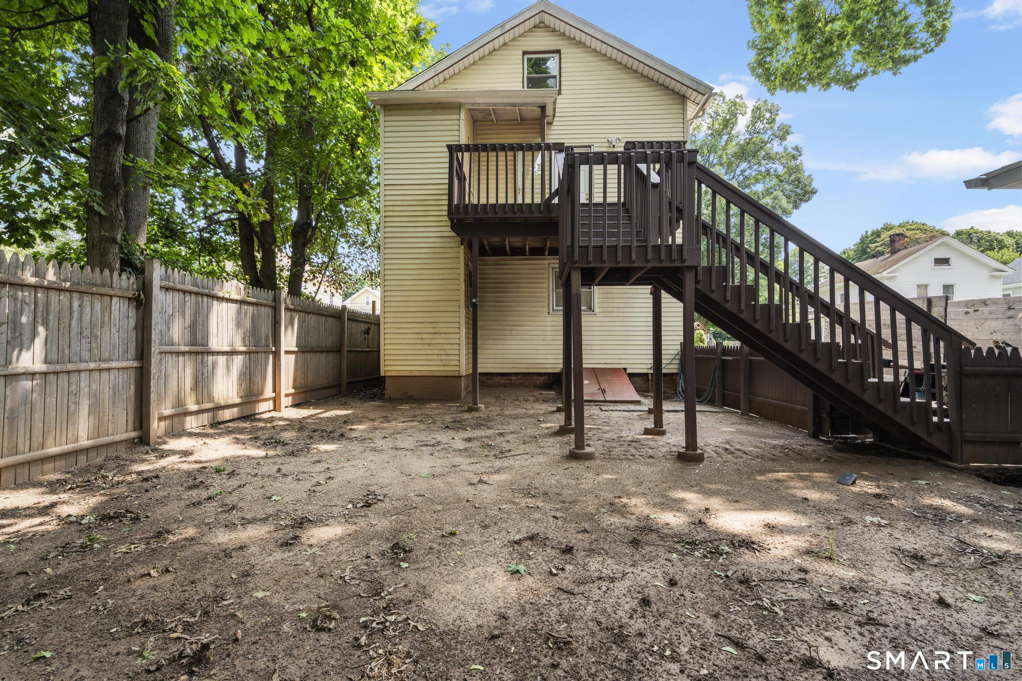 136 Franklin Street photo 12