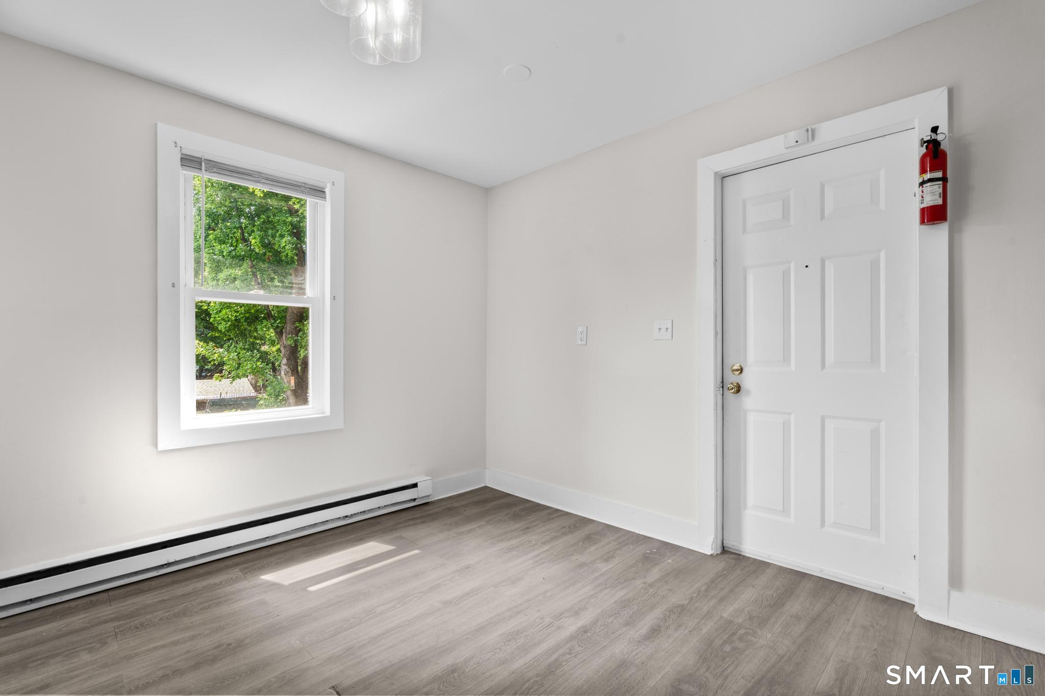 136 Franklin Street photo 29