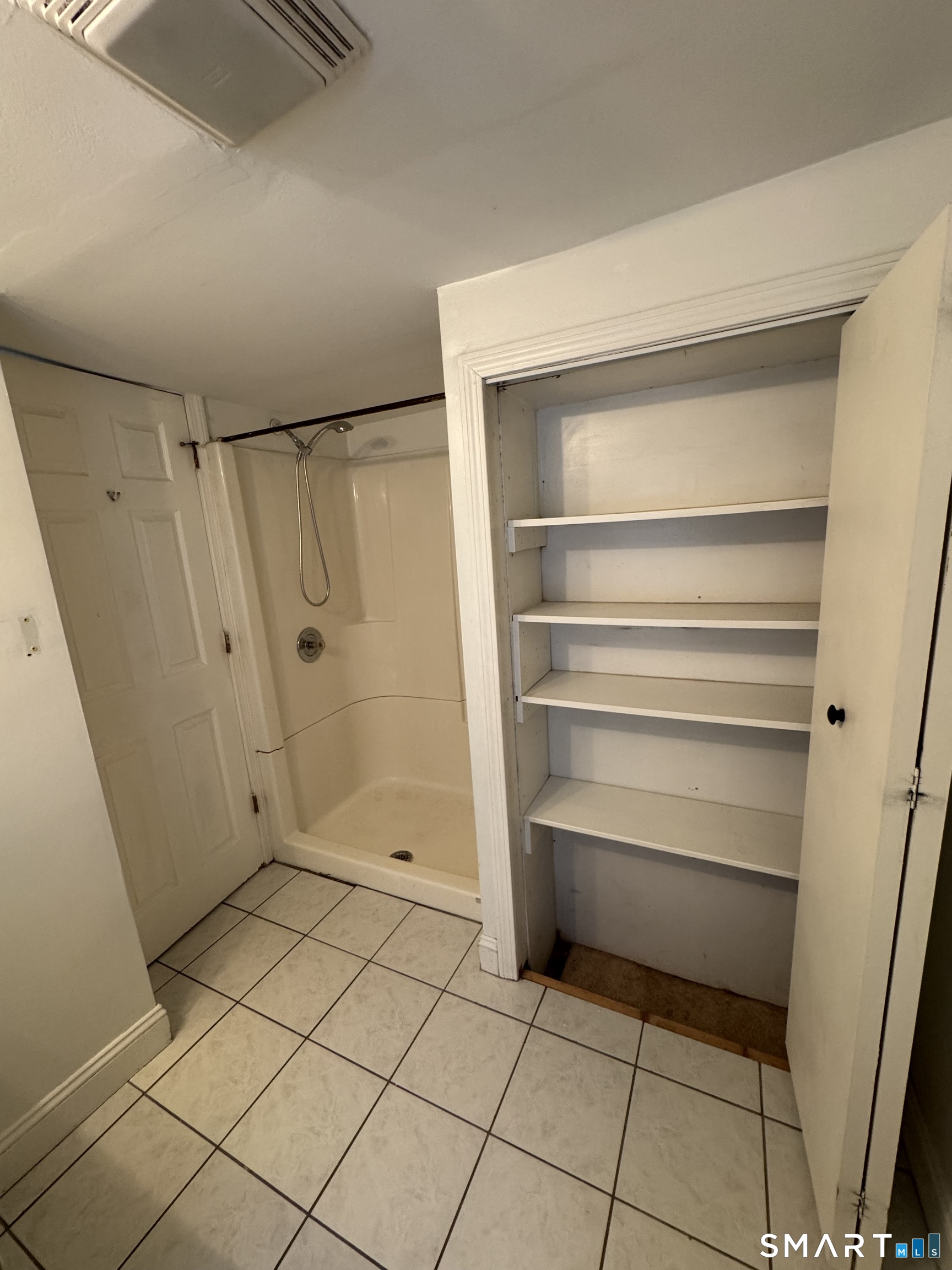 41 Hubbard Place  Unit #A photo 6