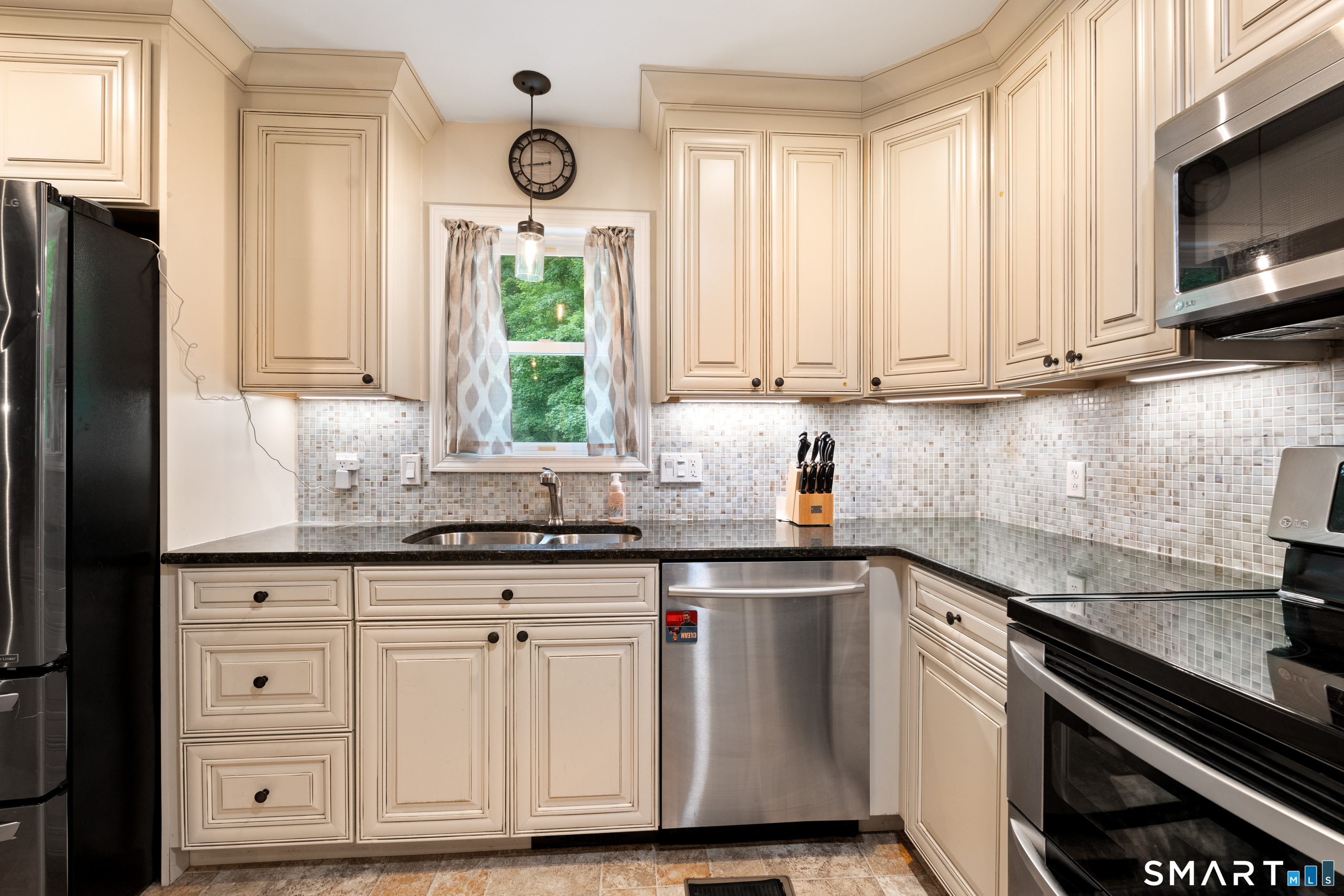 25 Cook Road photo 5