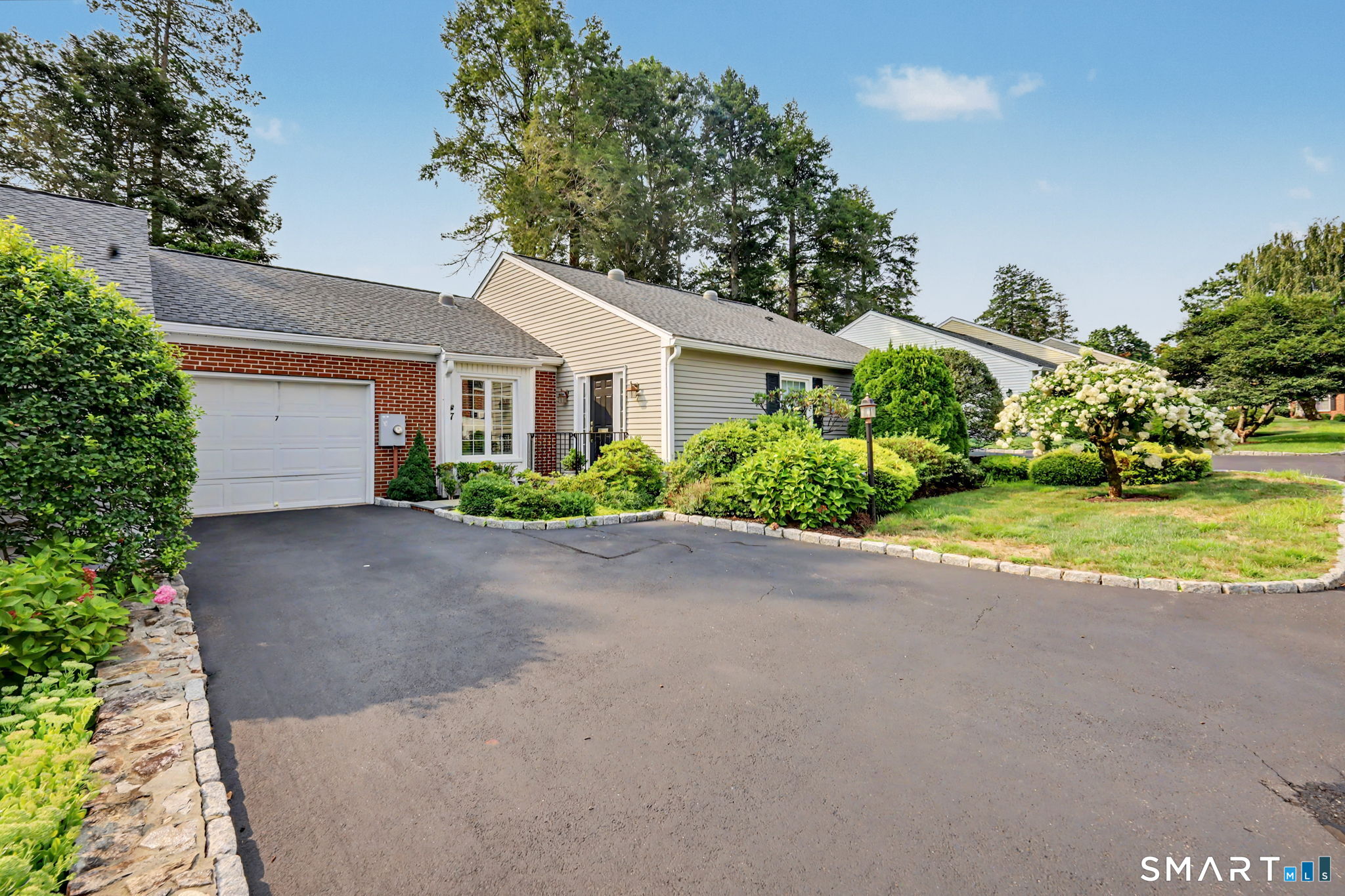 7 Bank Street, New Canaan, Connecticut 06840