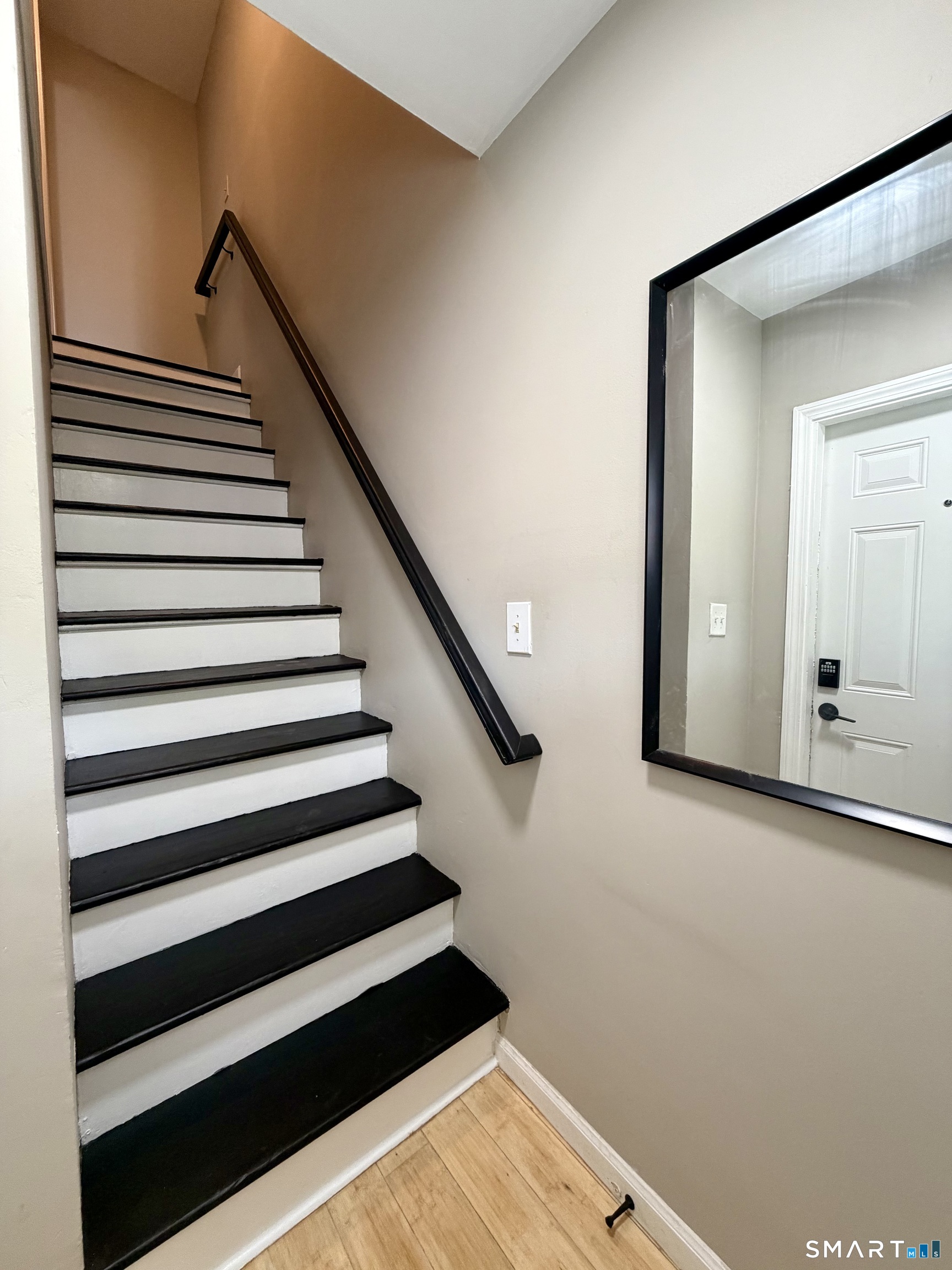 550 Winchester Avenue Unit #2 photo 3