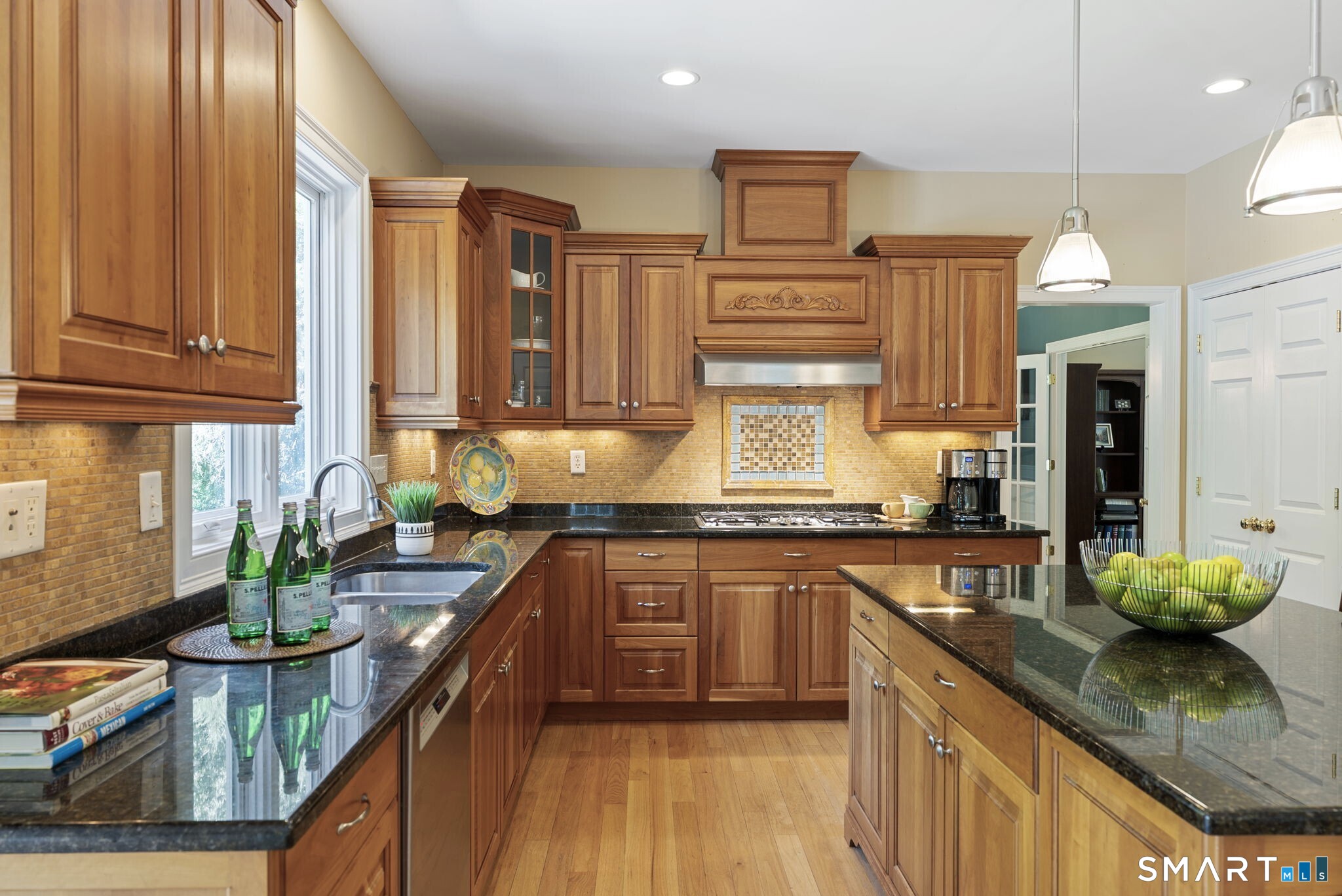 56 Fox Meadow photo 10