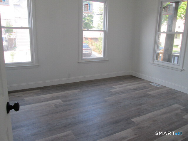 16 Winthrop Street photo 2