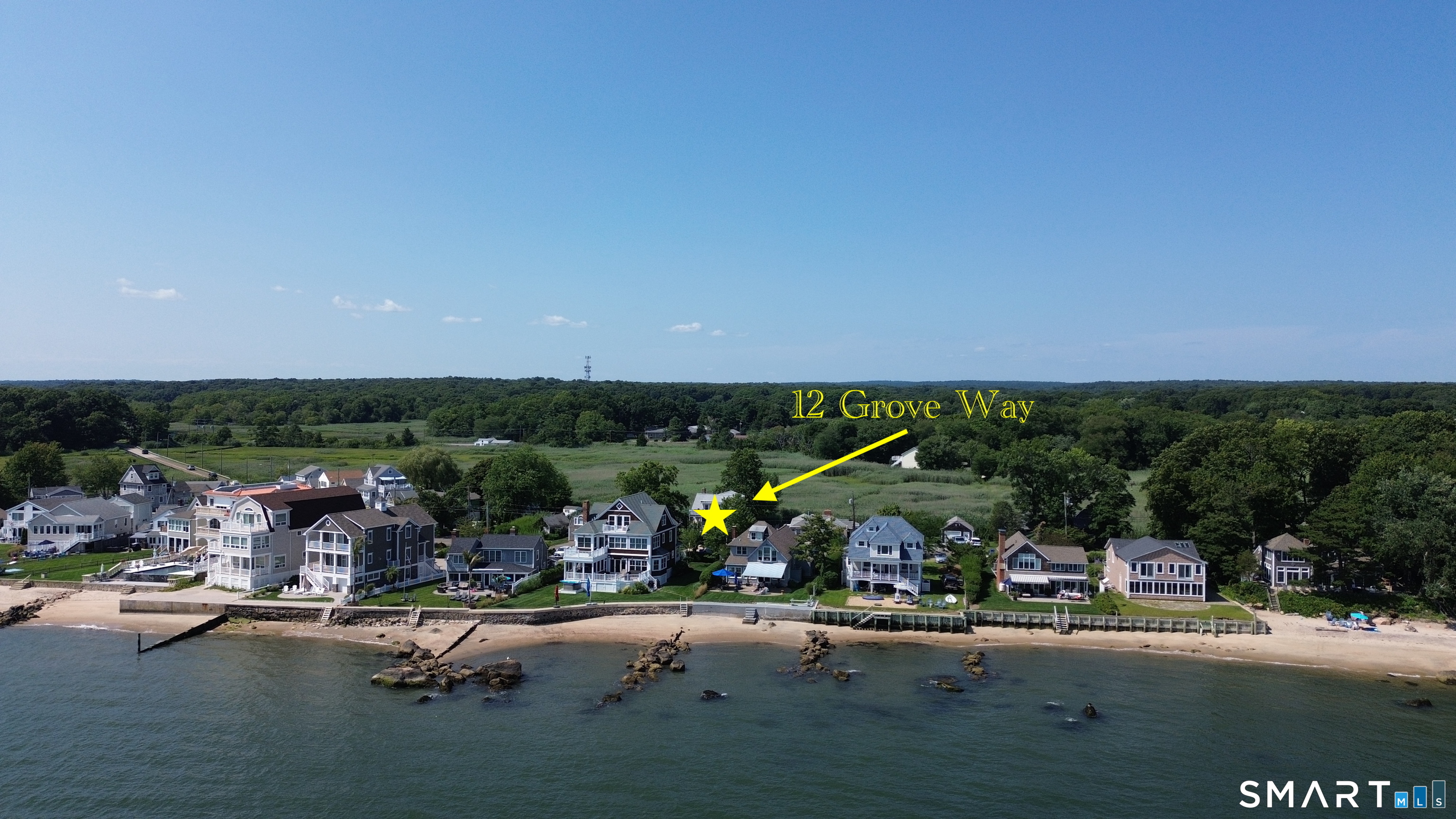 12 Grove Way photo 2