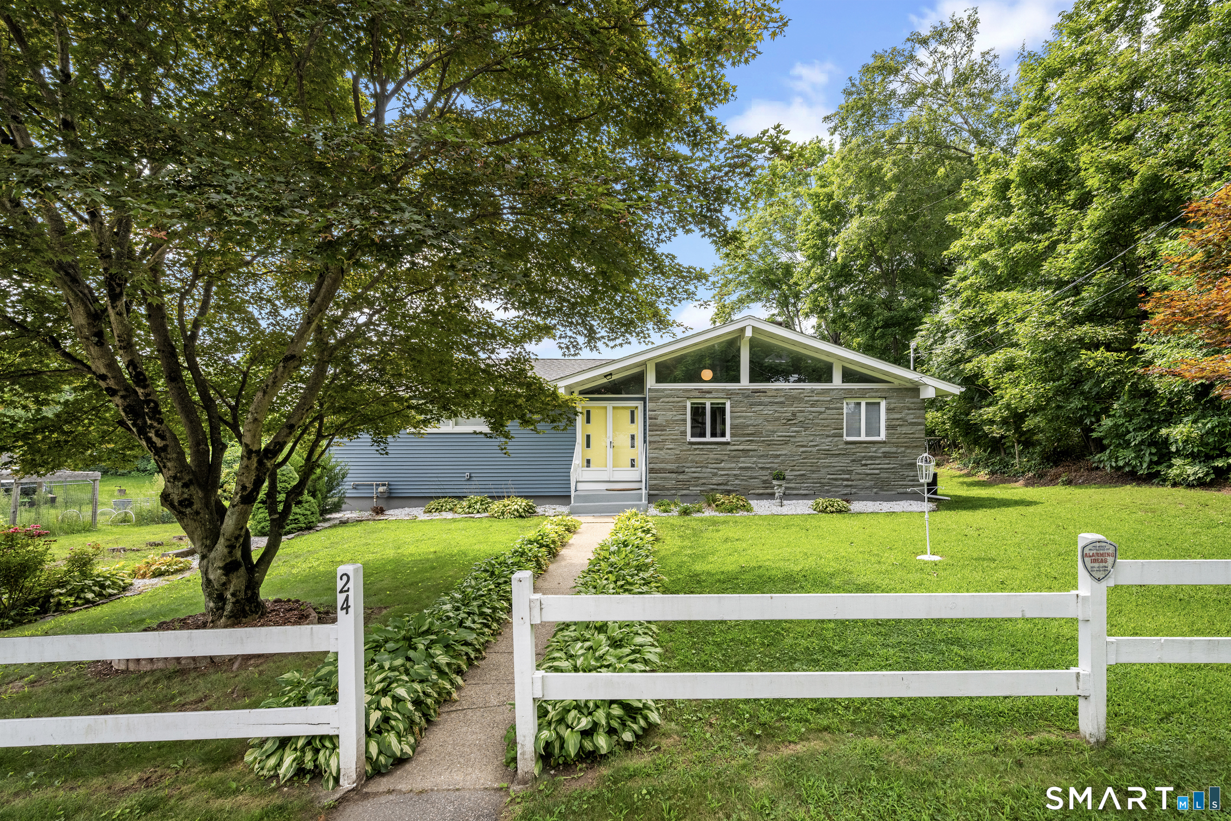 1st image of 24 Carpenter St, Norwich, CT 06360 | MLS# 24198815