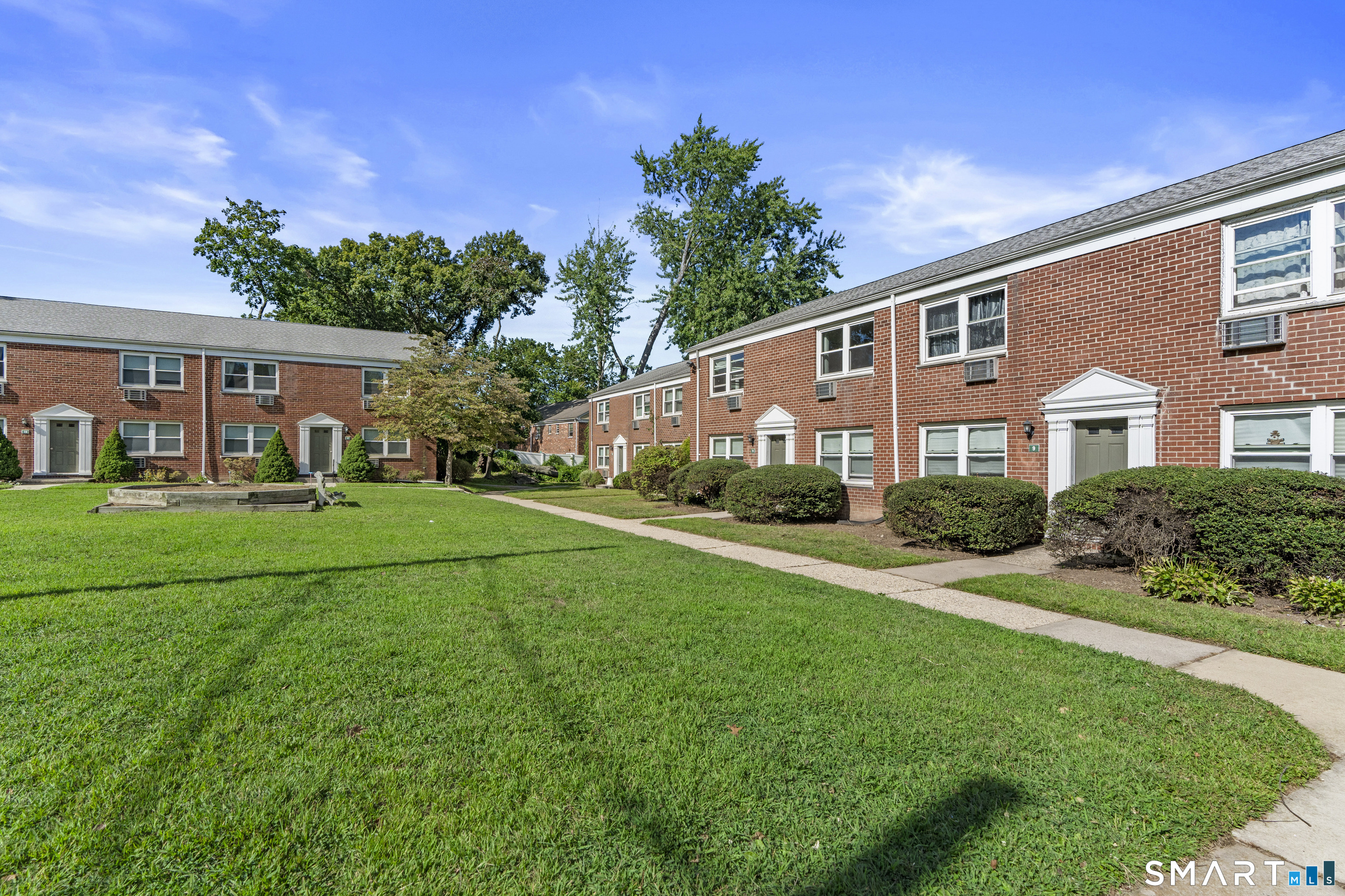 8 Hamilton Court Unit #D photo 12