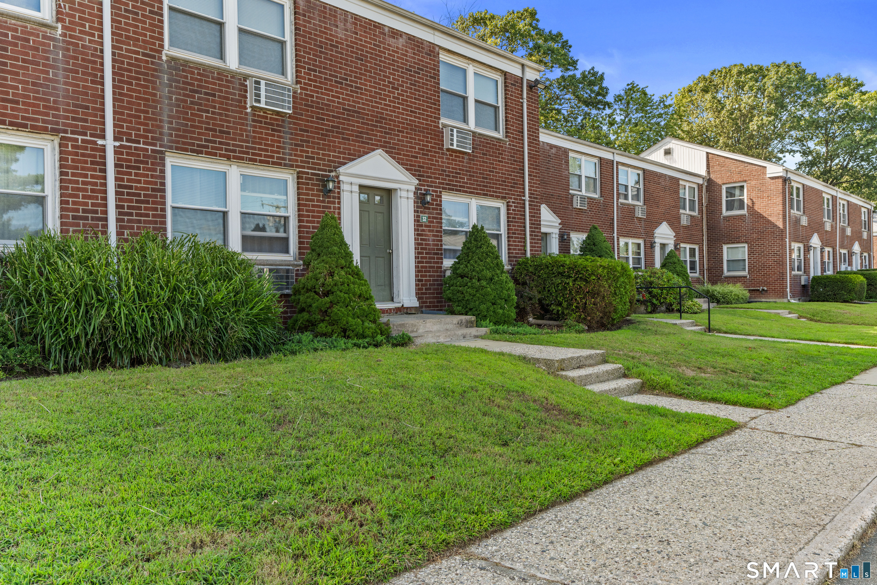 8 Hamilton Court Unit #D photo 16