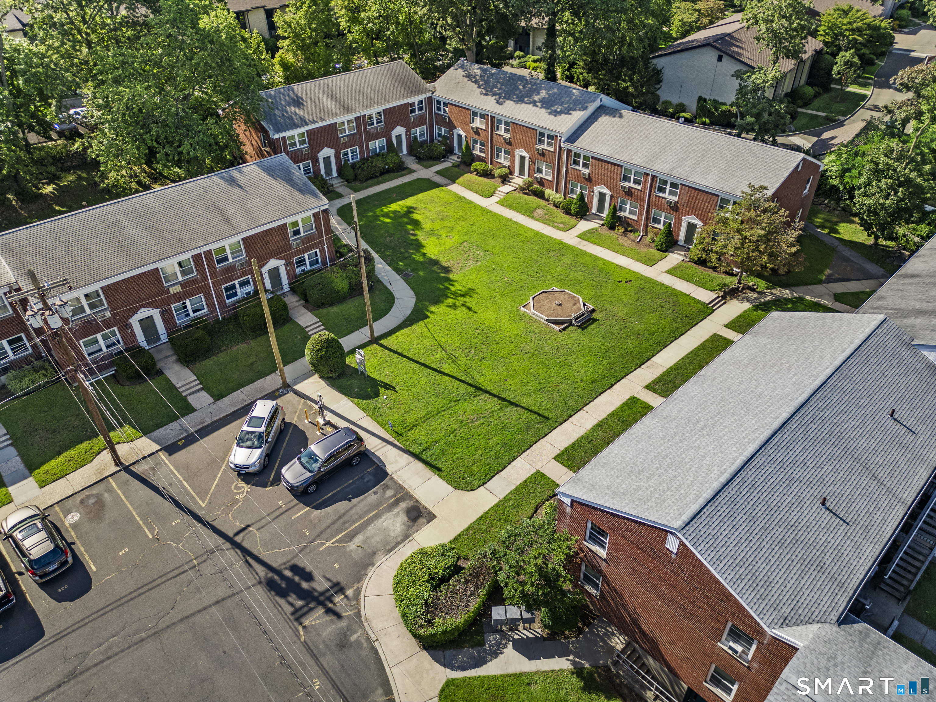 8 Hamilton Court Unit #D photo 24