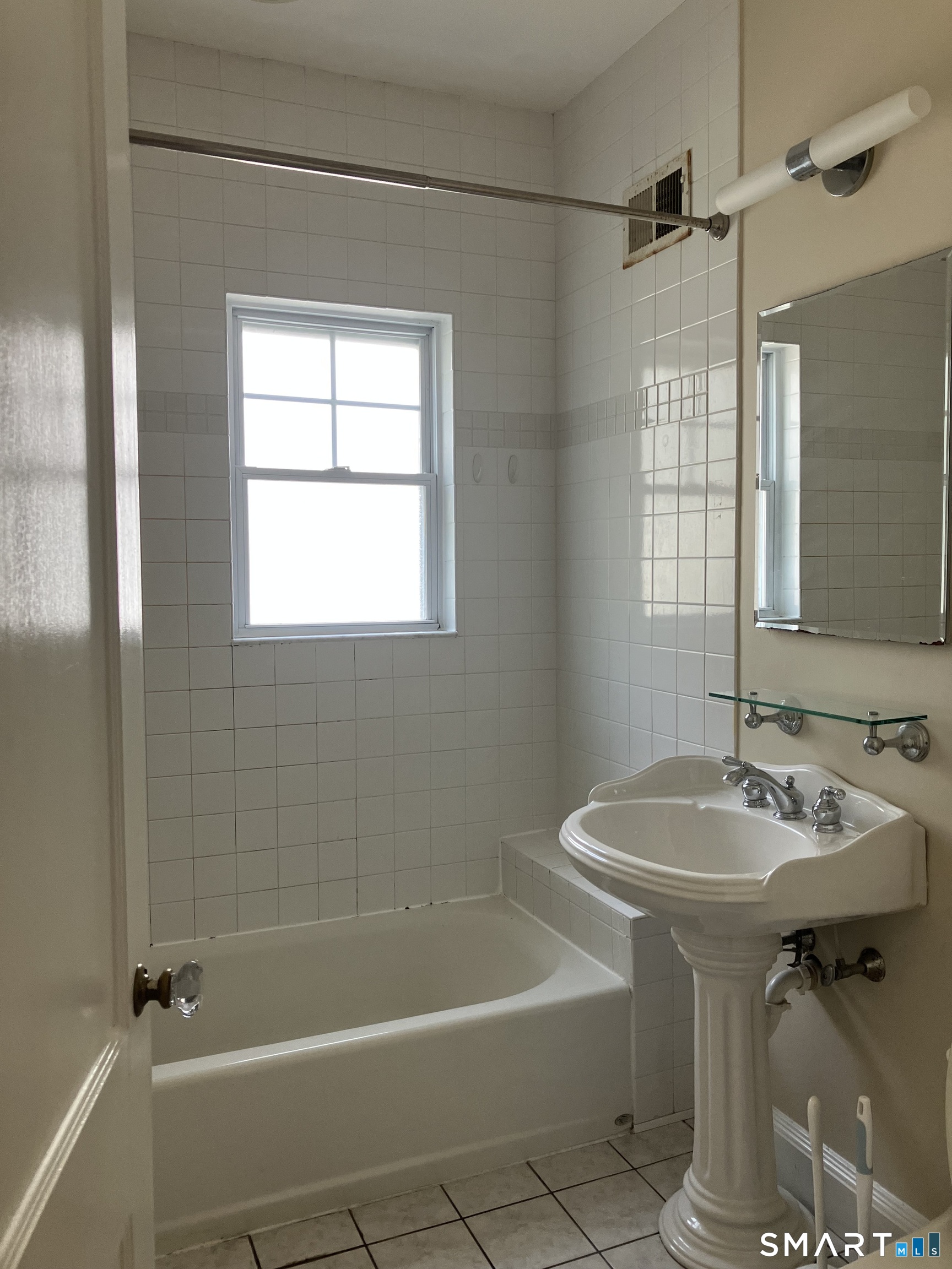 356-358 Yale Avenue  Unit #1 photo 11