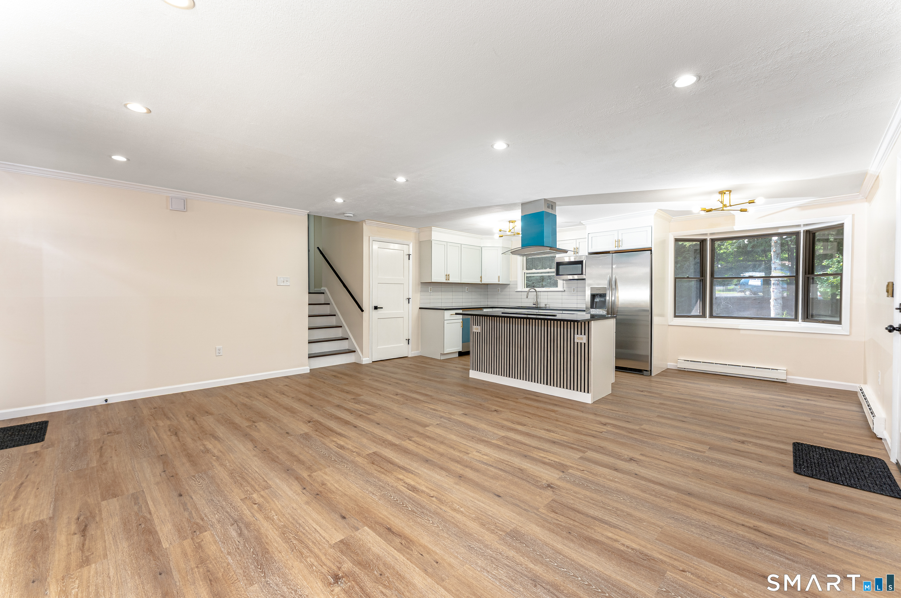 48 Manor Lane photo 10