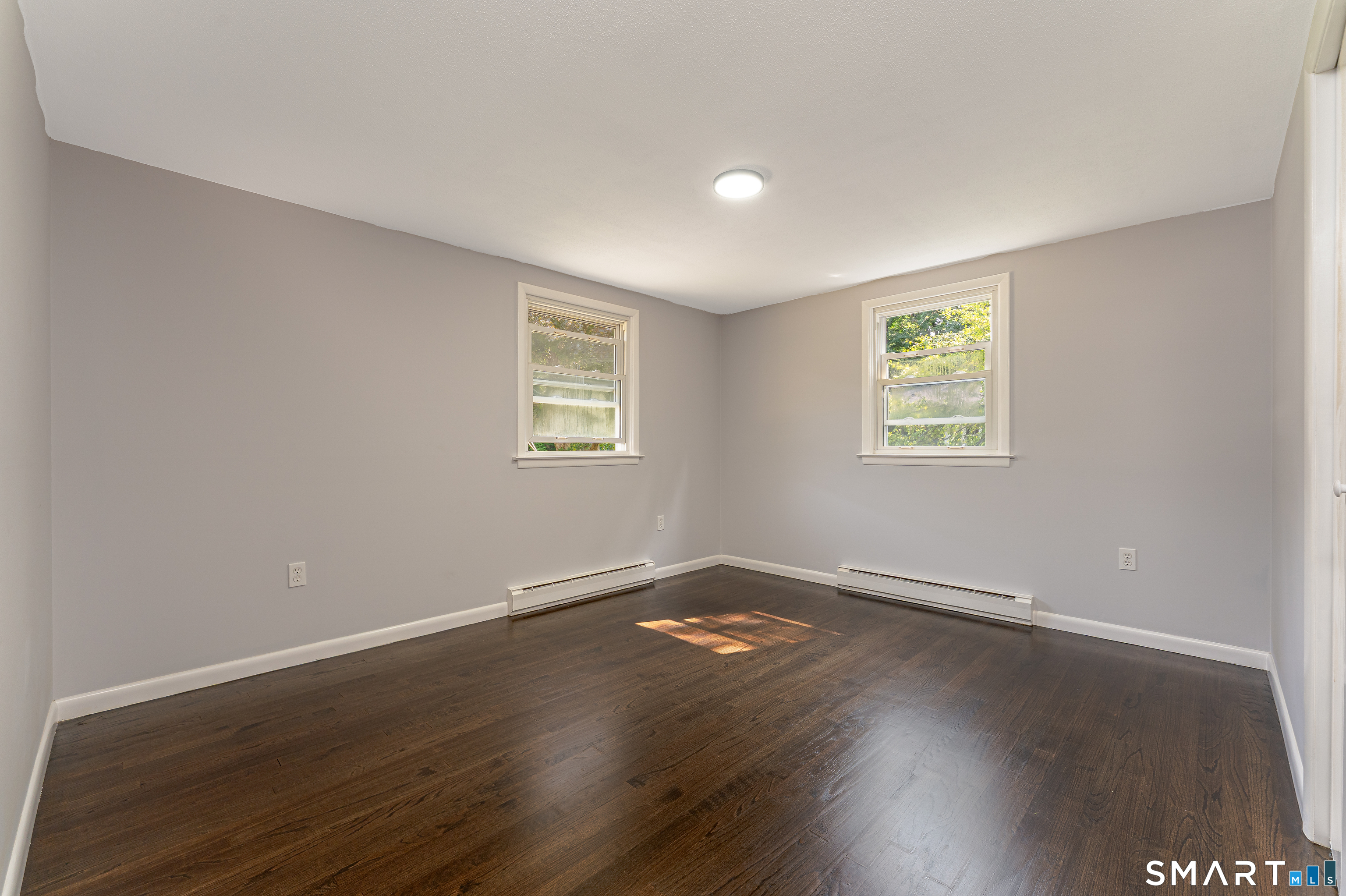 48 Manor Lane photo 18