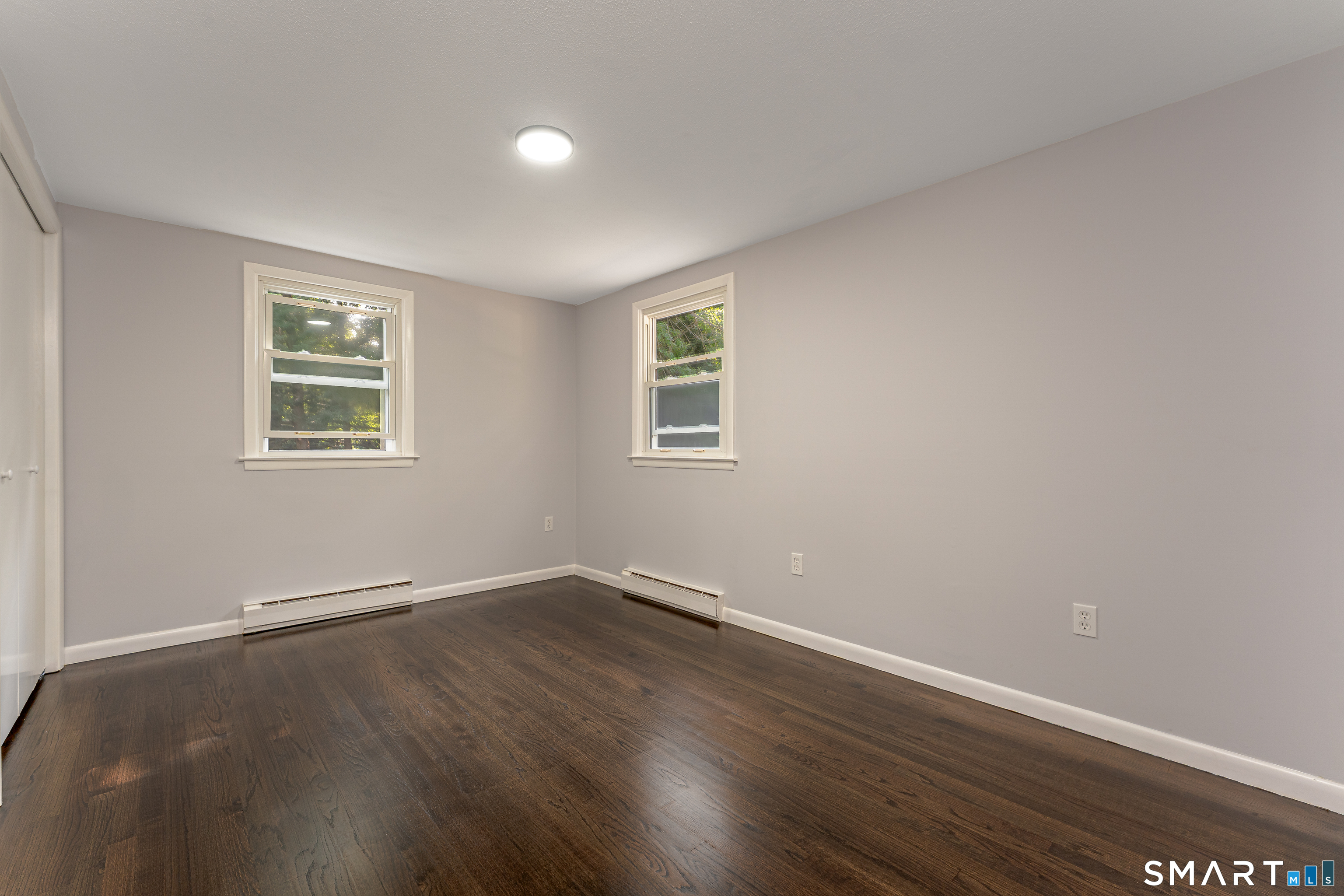 48 Manor Lane photo 21