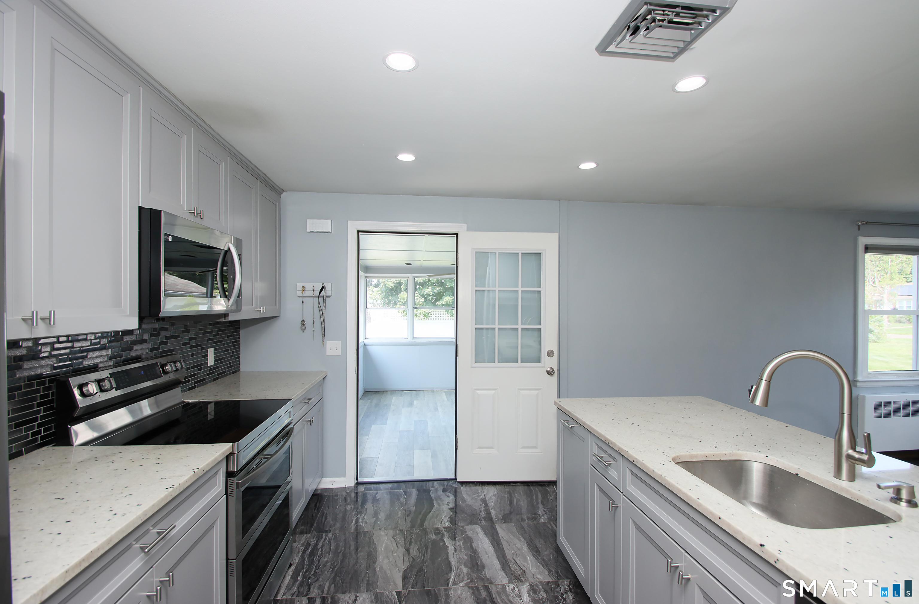 28 East Clover Circle photo 12