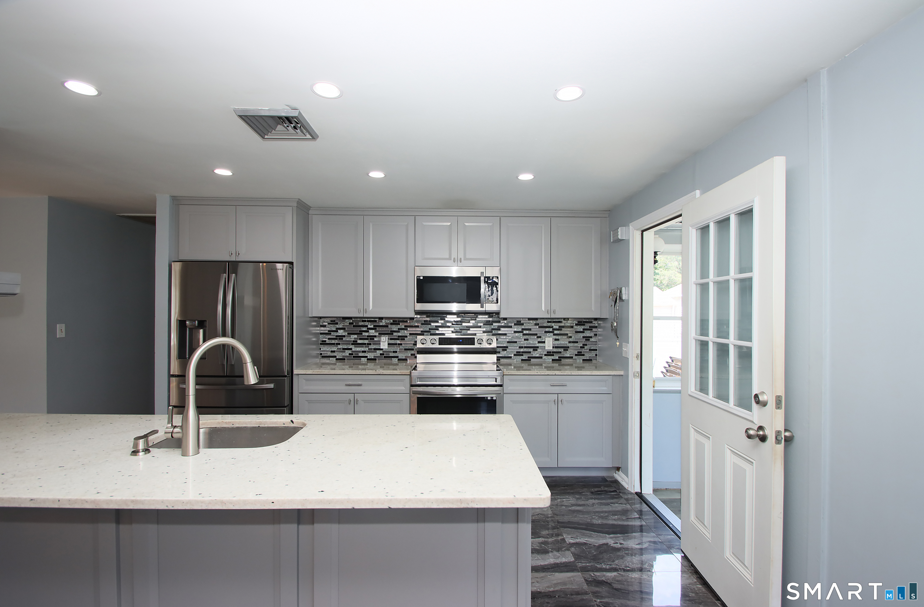 28 East Clover Circle photo 11