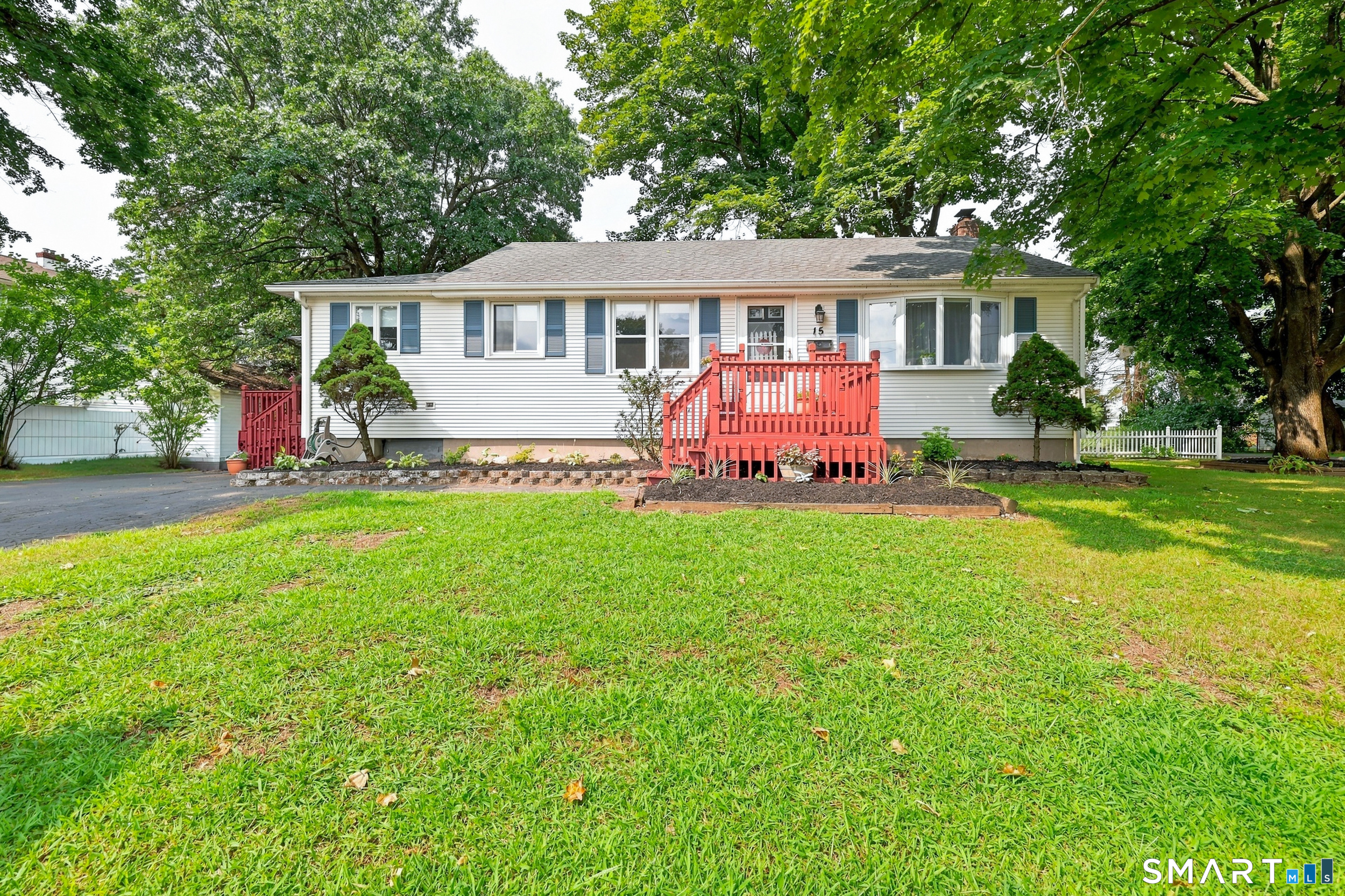 15 Raymond Street photo 2